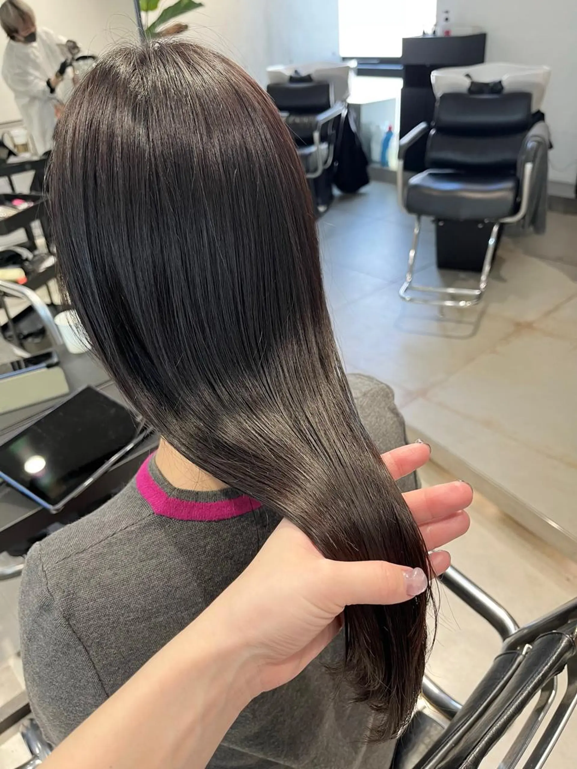 ロング カラー パーマ ヘアアレンジ ヘアカラー トリートメント ヘッドスパ ヘアセット 透明感/オリーブ/ グレージュ/YUKAのヘアスタイル