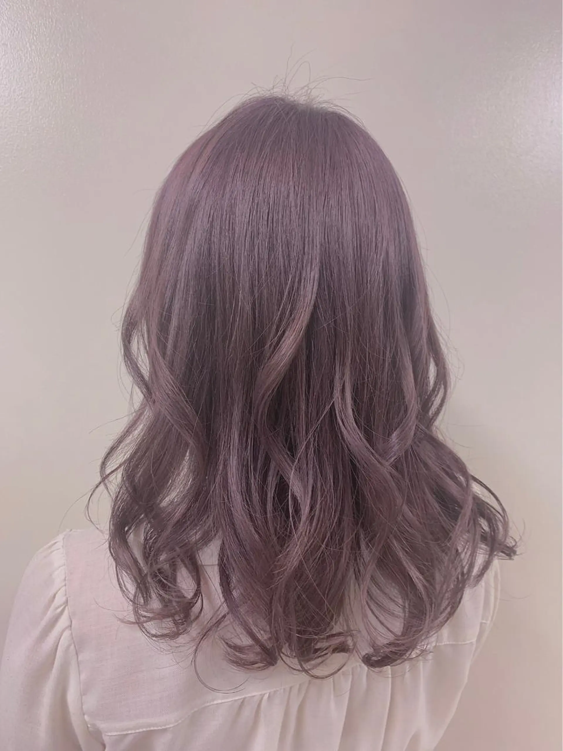 ミディアム カラー ブリーチ ピンクカラー カット ヘアカラー AI 高田馬場店のヘアスタイル