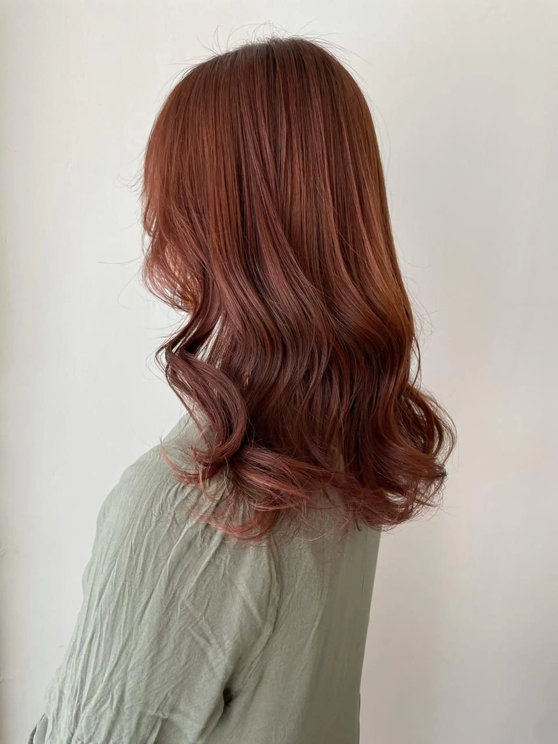 セミロング カラー 安藤 佑衣のヘアスタイル