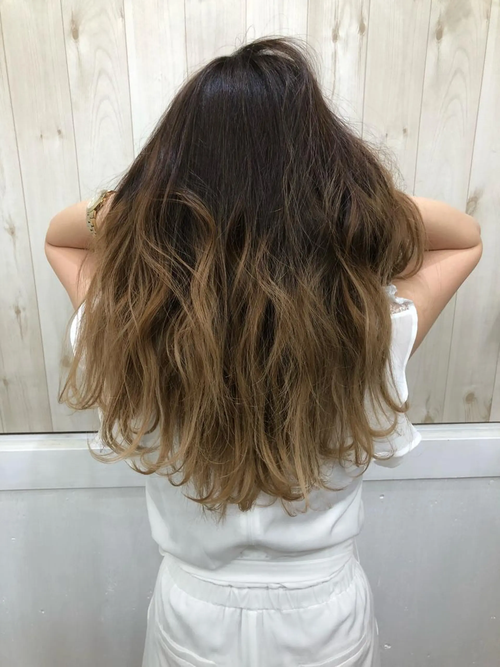 ロング ハイライト ヘアカラー FERNA池袋所属・マンツーマン施術✂︎ 金田尚久🎨のヘアスタイル