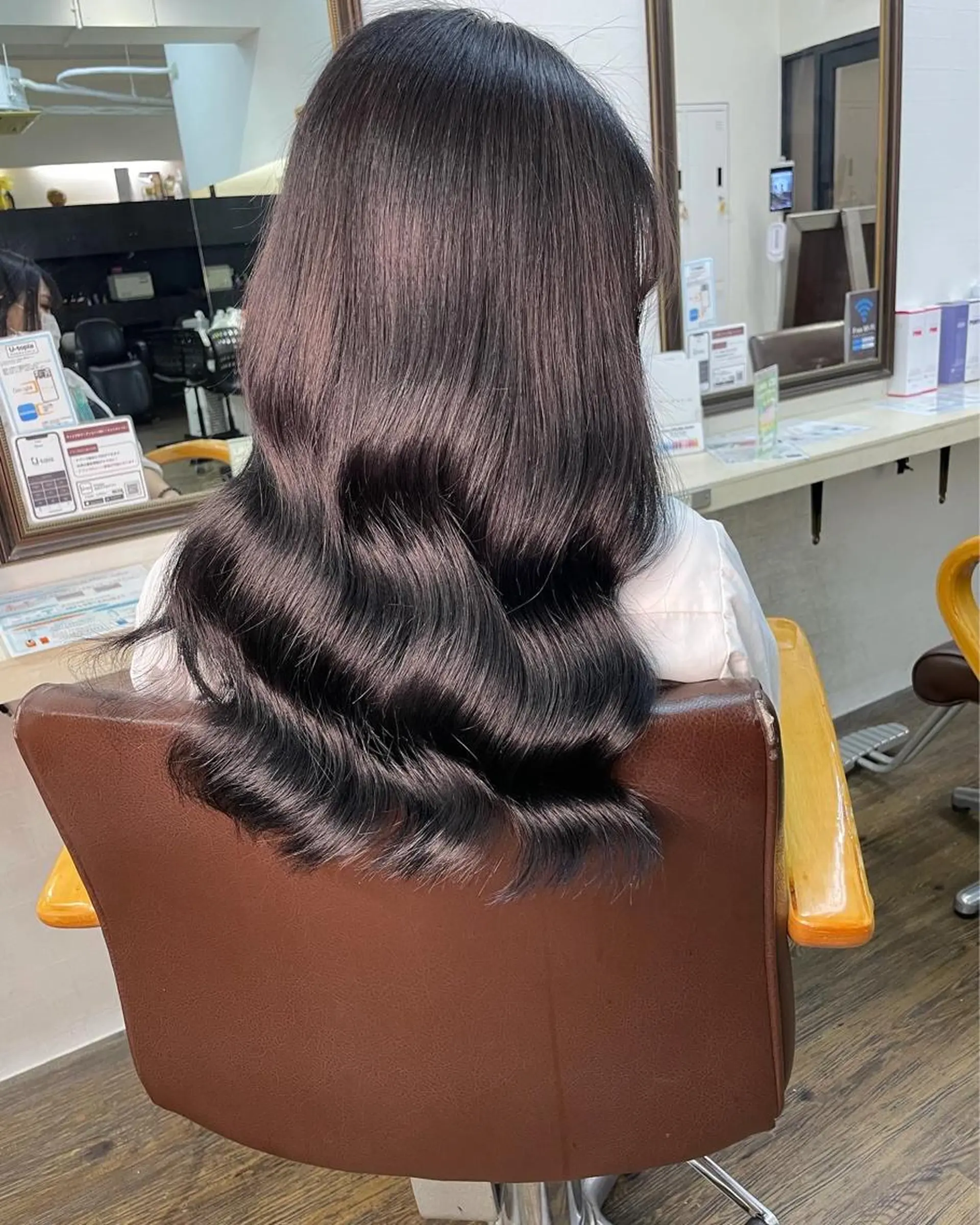 ミディアム パーマ ヒカ/外国人風 デザインカラーのヘアスタイル