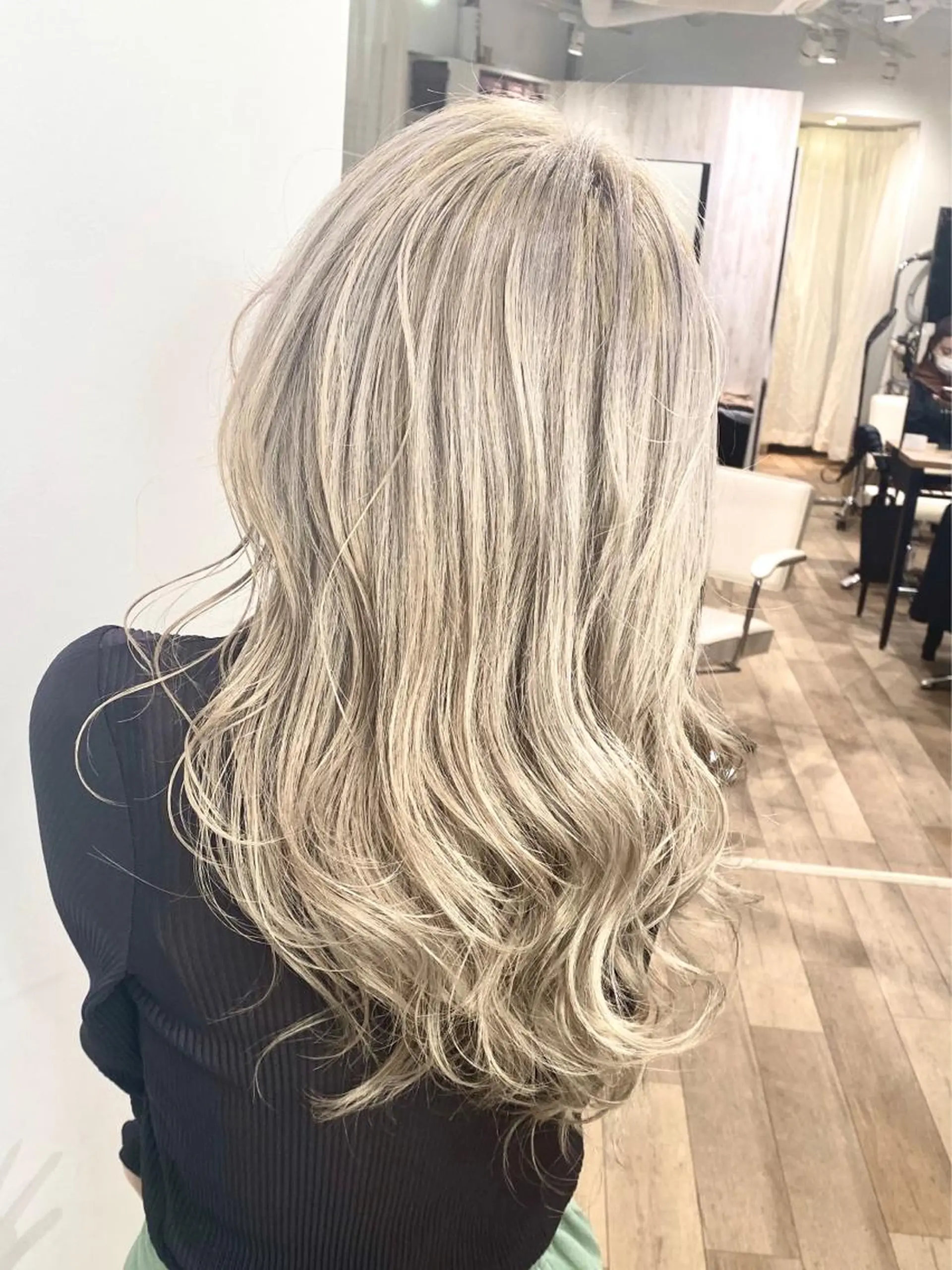 セミロング カラー  渡部 妃月のヘアスタイル