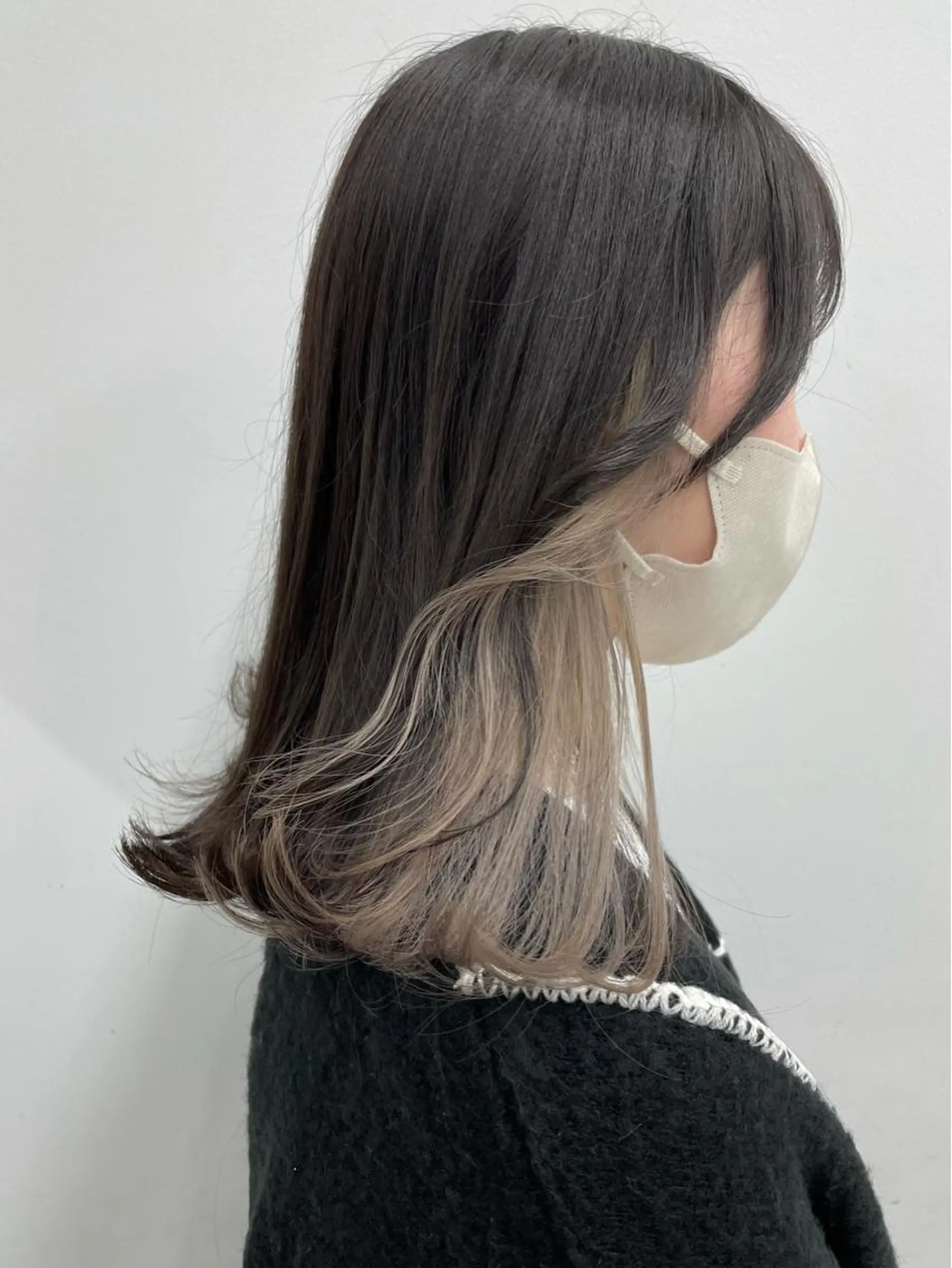 ミディアム カラー ヘアアレンジ ベージュカラー ブリーチ イヤリングカラー ホワイトベージュ ヘアカラー トリートメント 🦄インナーカラー 🦄貫井彩花のヘアスタイル