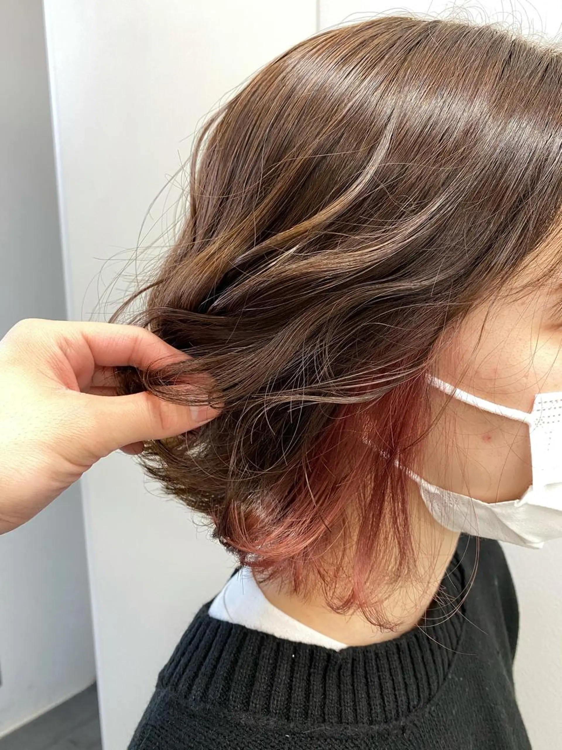 ミディアム カラー ヘアアレンジ ブリーチ カシス インナーカラー ピンクカラー ヘアカラー トリートメント 🦄インナーカラー 🦄貫井彩花のヘアスタイル