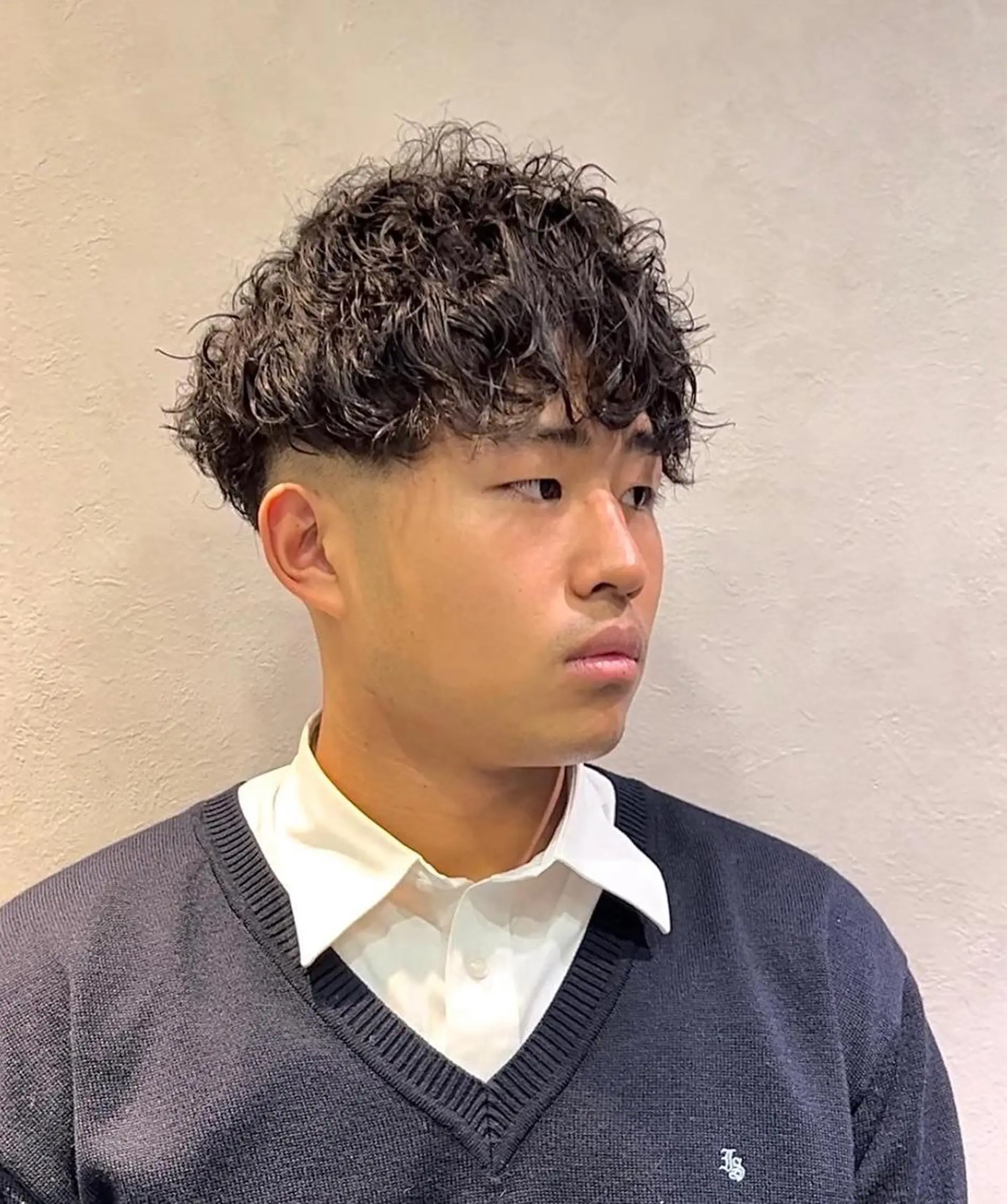 ショート パーマ メンズ フェードカット メンズパーマ メンズショート スキンフェード スペインカール BARBER SUGIYAMA所属・北千住理容室バーバー 小堀悠作のヘアスタイル