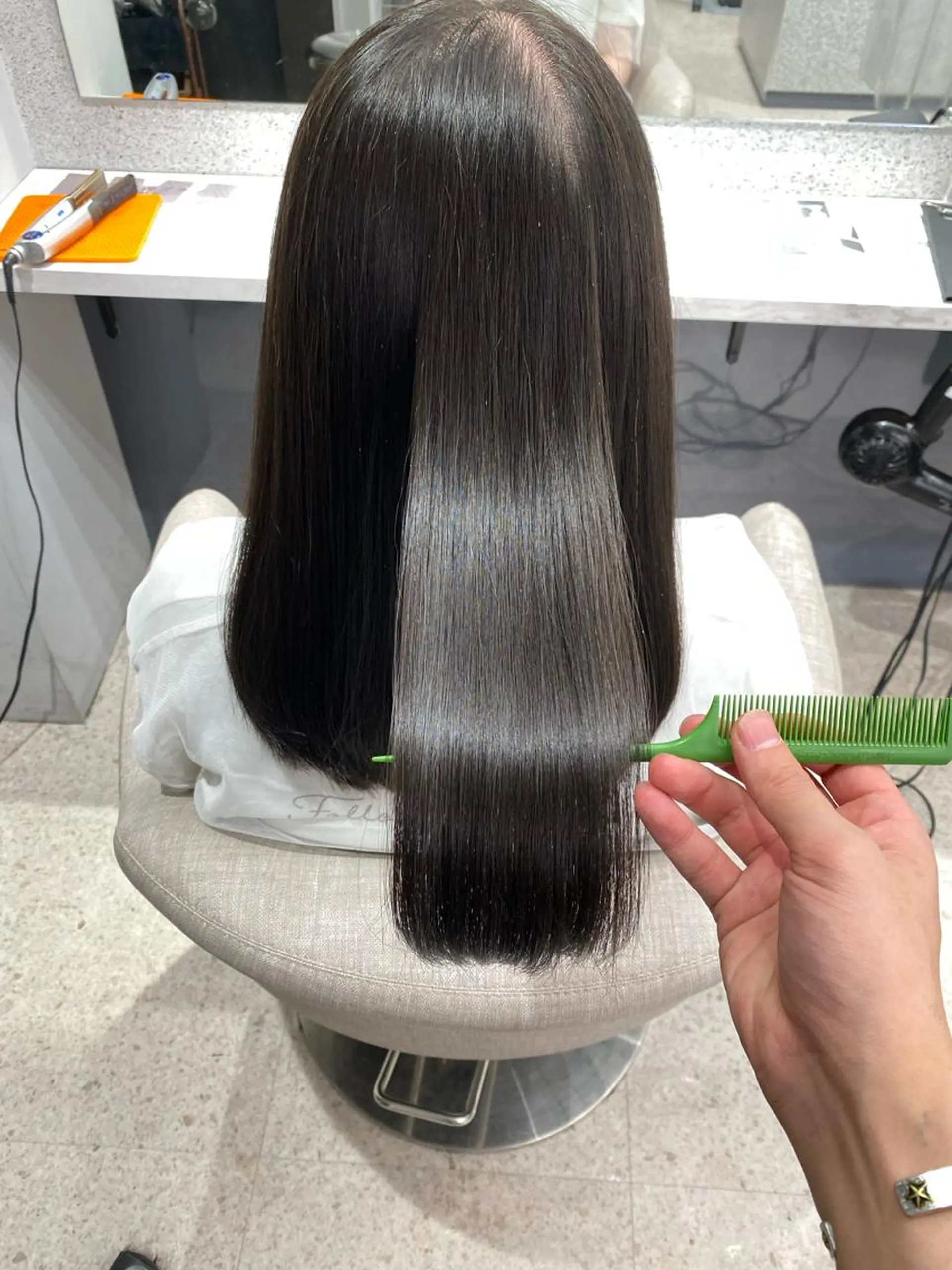 ロング カラー パーマ ヘアアレンジ メンズ キッズ ネイル マツエク・マツパ レイヤーカット/縮毛 矯正/羽柴りくのヘアスタイル