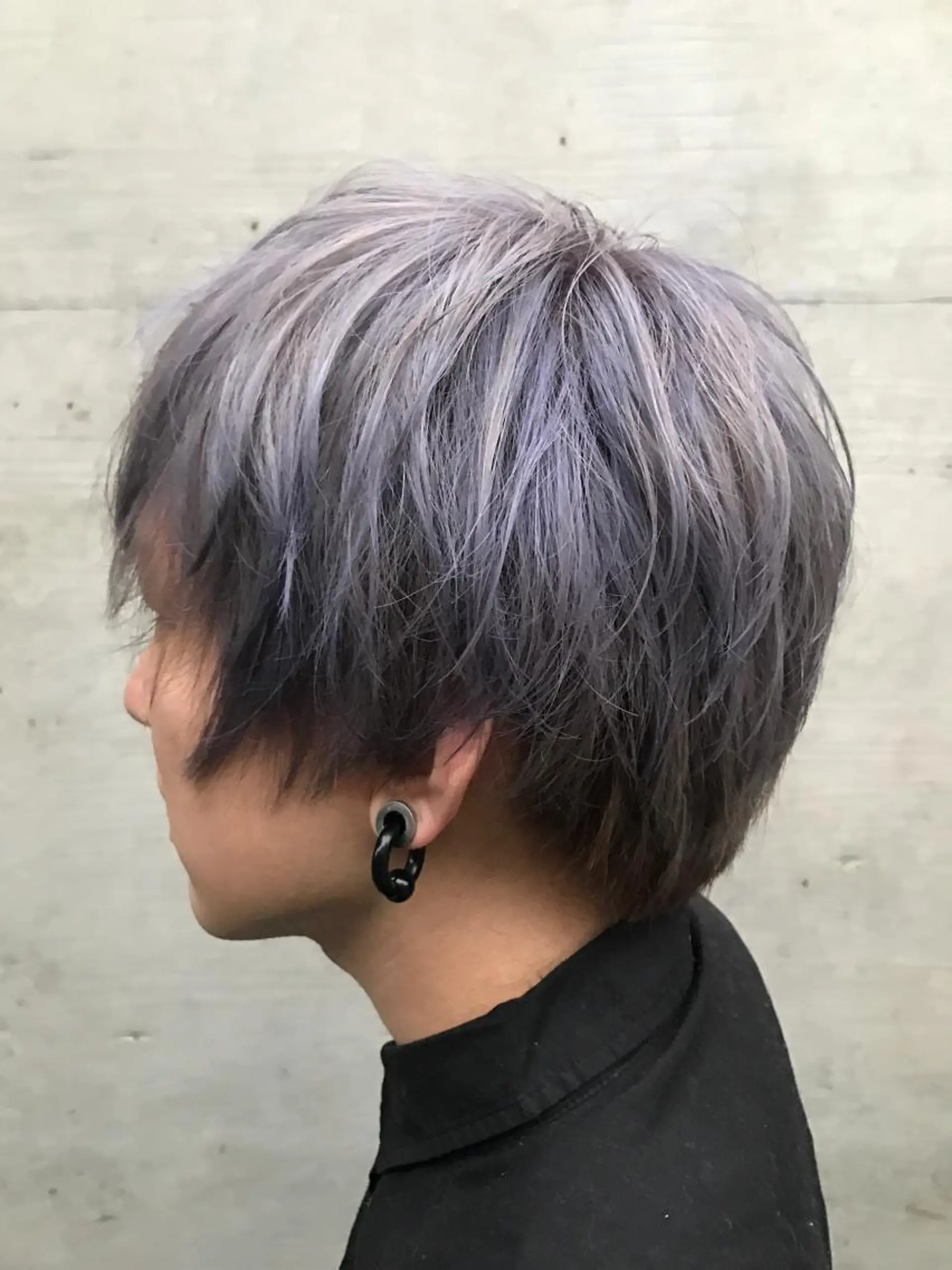 ショート カラー アッシュ ブリーチ 透明感カラー バイオレットカラー バイオレットアッシュ ALLY（アリー）所属・ミニモお気に入り数 No.1宍戸雄弥のヘアスタイル