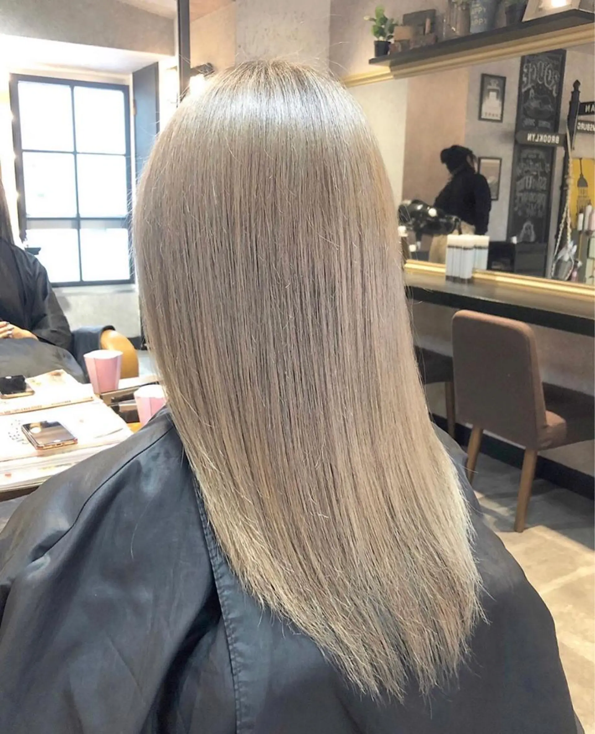 ロング ハイライト レイヤーカット salowin 原宿 aroa所属・韓国／ハッシュカット ／透明感カラー／金野のヘアスタイル