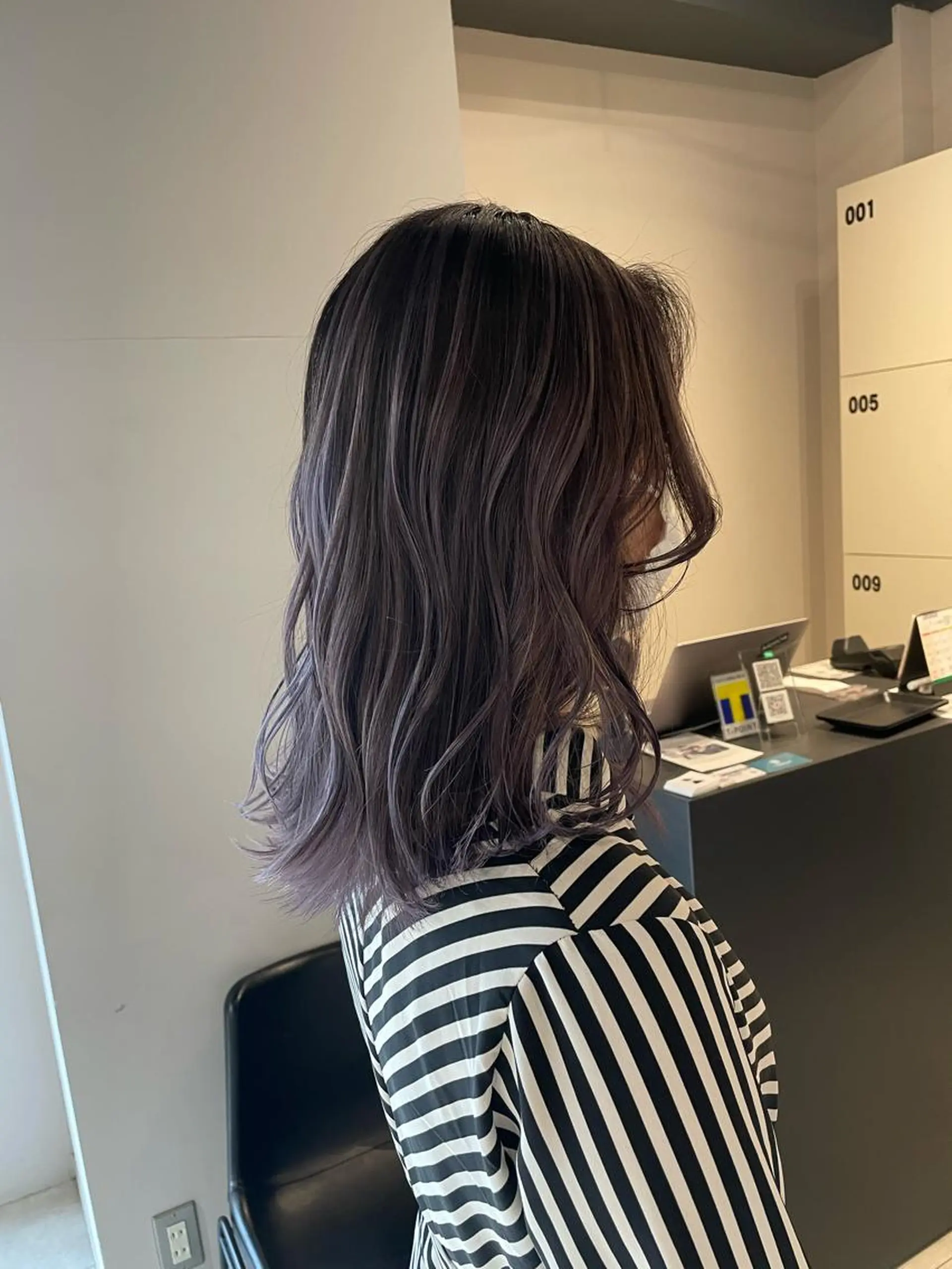 ミディアム カラー バレイヤージュ ラベンダーカラー レイヤーカット ヘアカラー トリートメント ブリーチ👩‍🦳/ ‪✂︎MANAMIのヘアスタイル