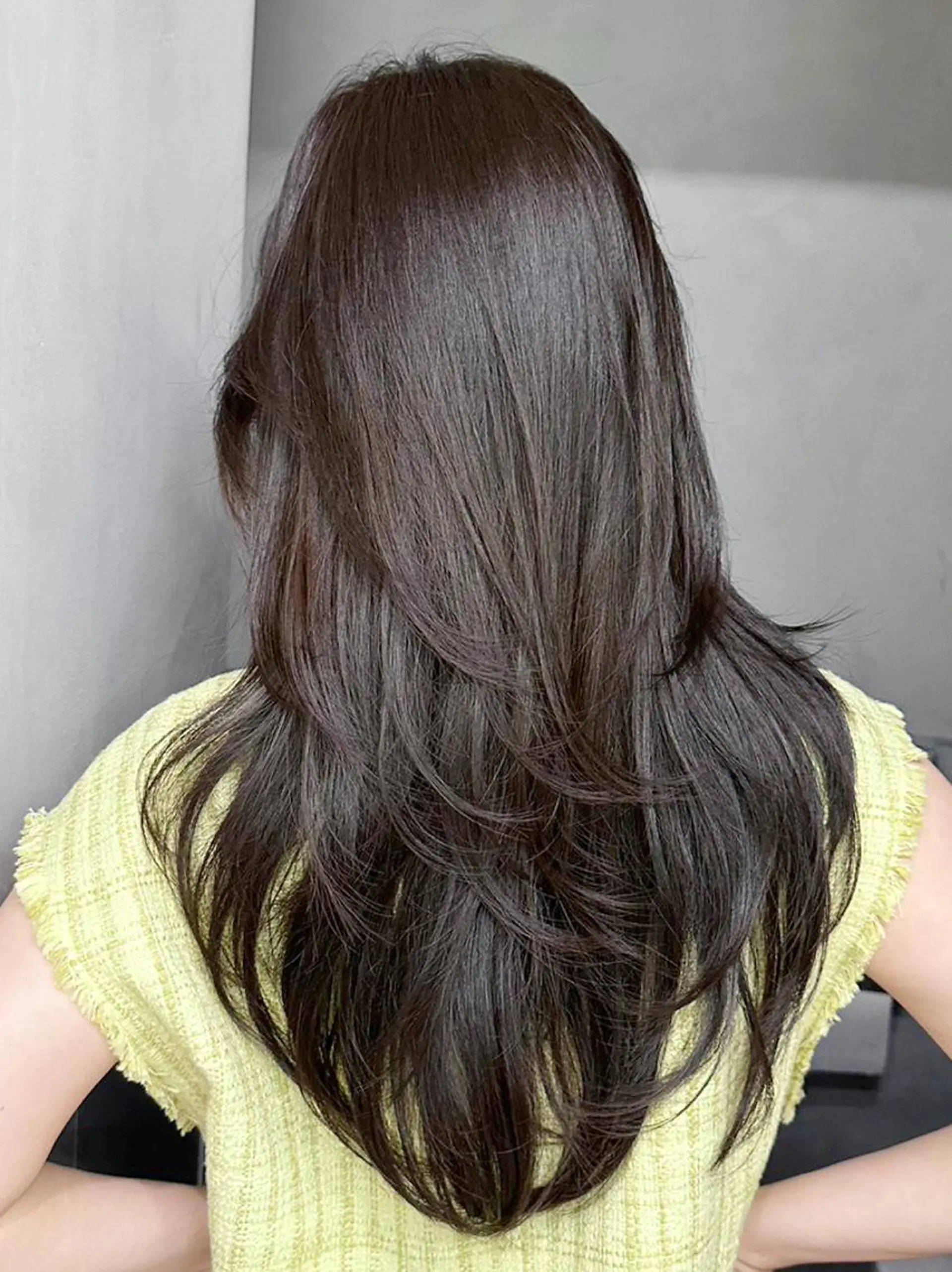 セミロング カラー 顔まわりレイヤー レイヤーカット ITbyALBUM 松戸のヘアスタイル