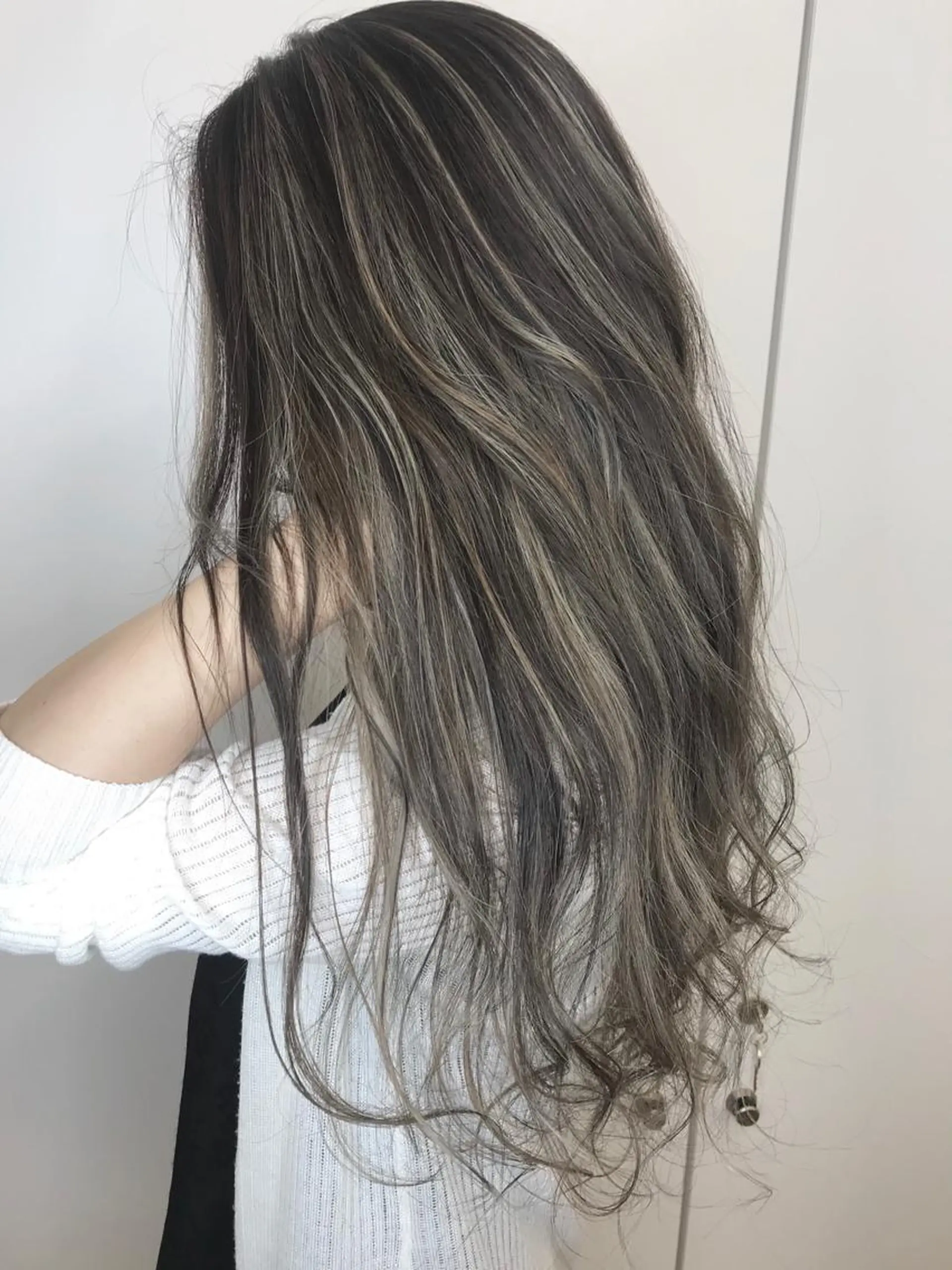 ロング カラー ハイライトカラー ハイライト 森本 笑のヘアスタイル