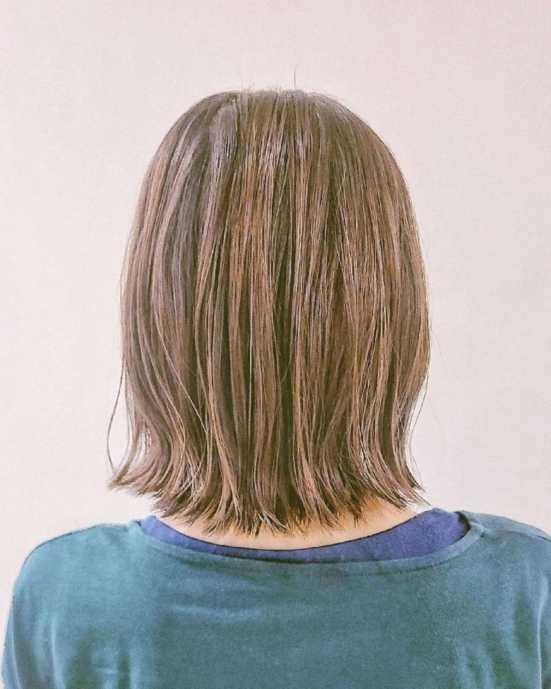 ミディアム 外ハネヘア yolo.所属・夜特化型ヘアサロン 𓃱yolo.タナベのヘアスタイル