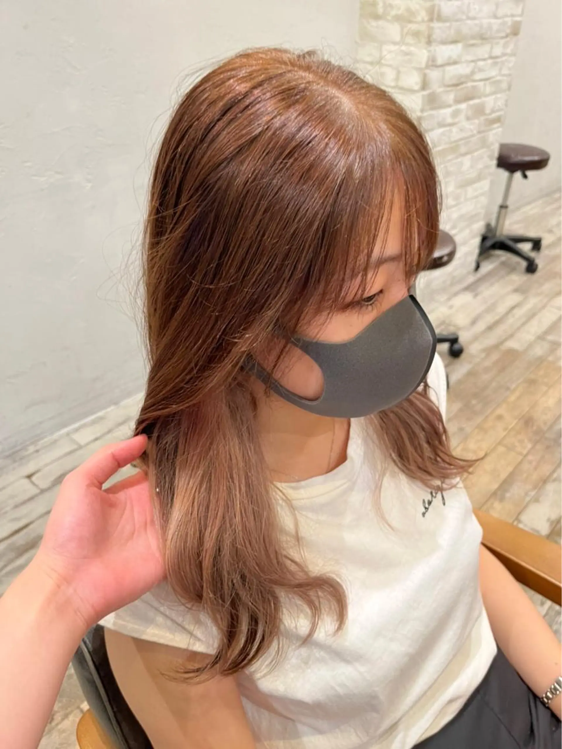 ロング カラー ダブルカラー インナーカラー 髪質改善 トリートメント 脇野 茉優のヘアスタイル
