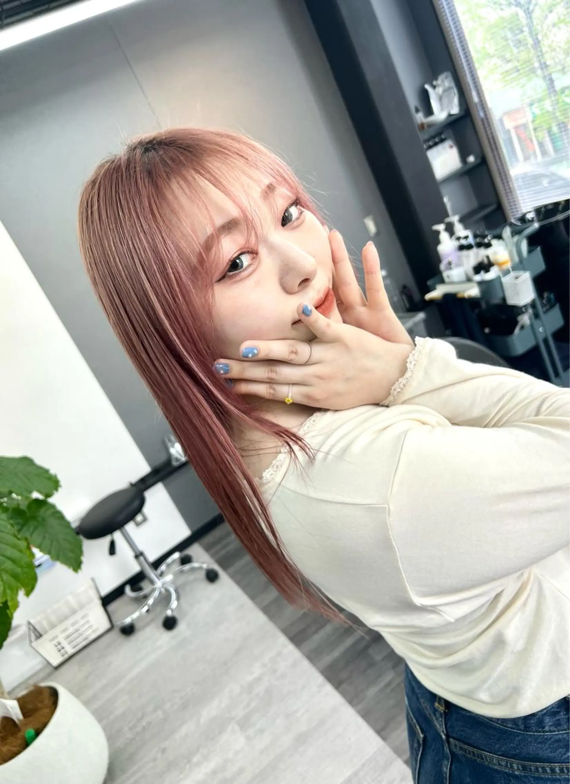 セミロング カラー 名畑 裕貴のヘアスタイル