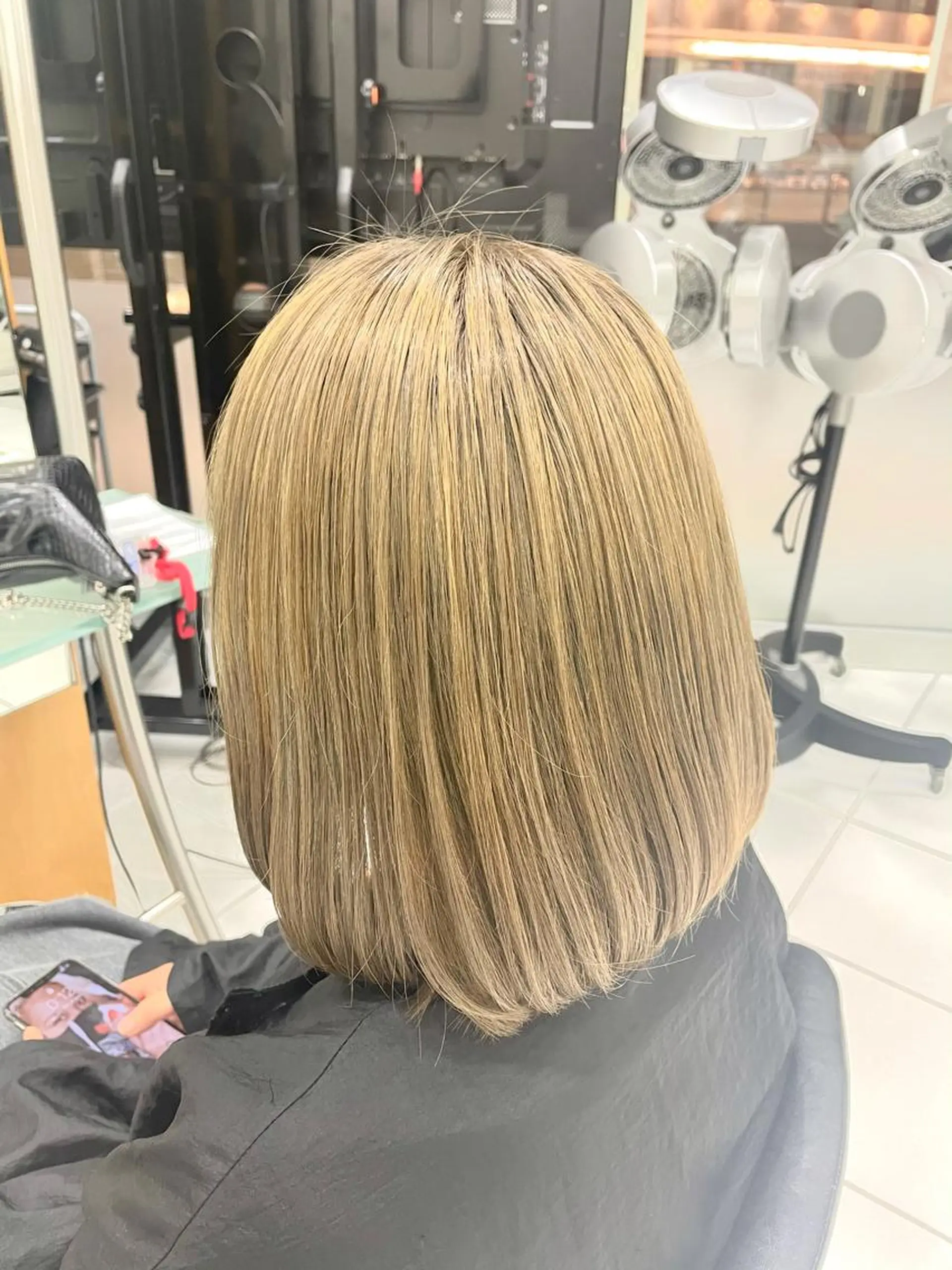 ミディアム カラー ベージュカラー ブロンド ブロンドベージュ 今だけカット無料✨ 表参道美容師 井出光のヘアスタイル