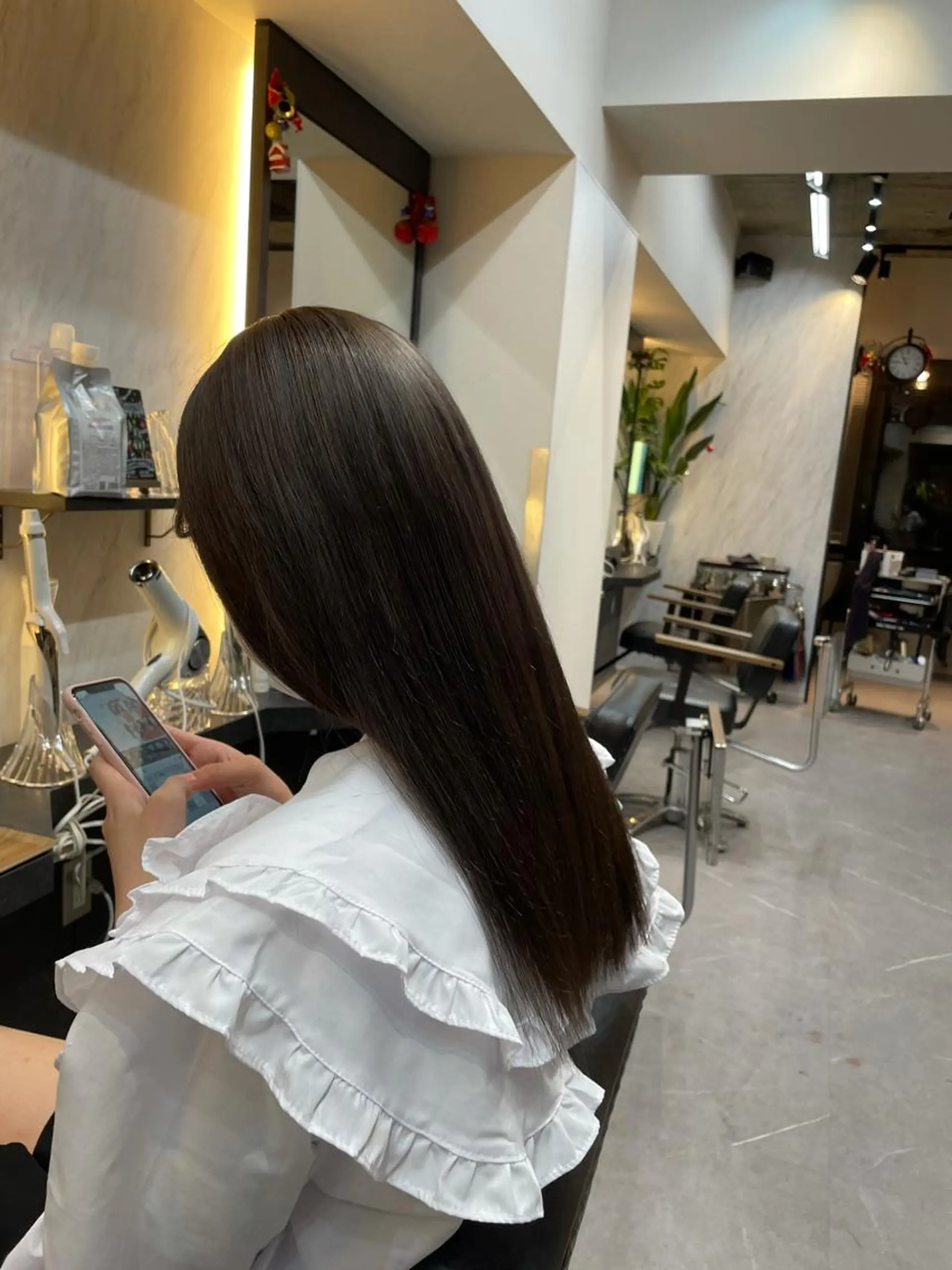 セミロング カラー 最高級髪質改善 🦄ケアブリーチ加藤のヘアスタイル