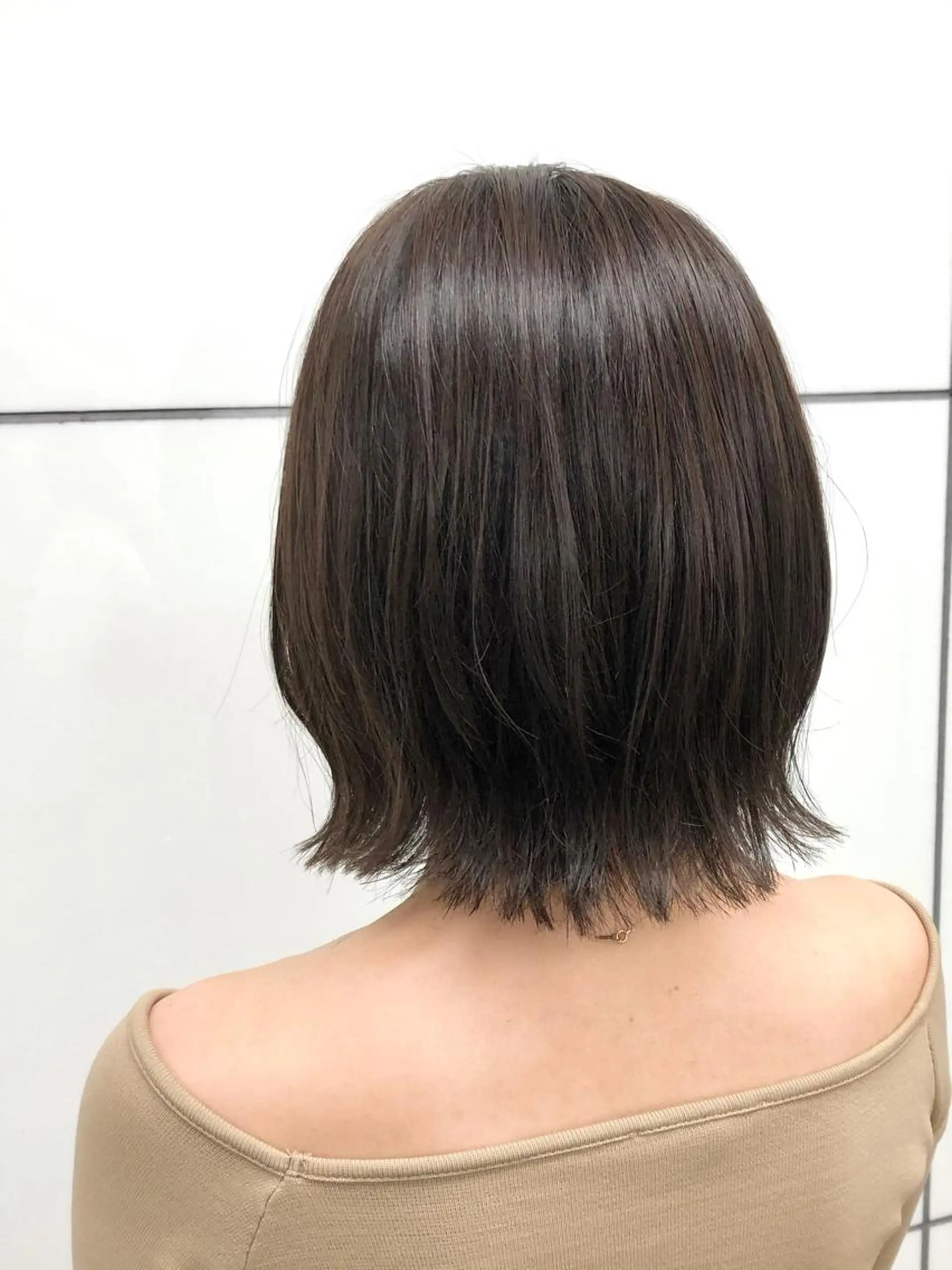 ミディアム 小林 愛花のヘアスタイル
