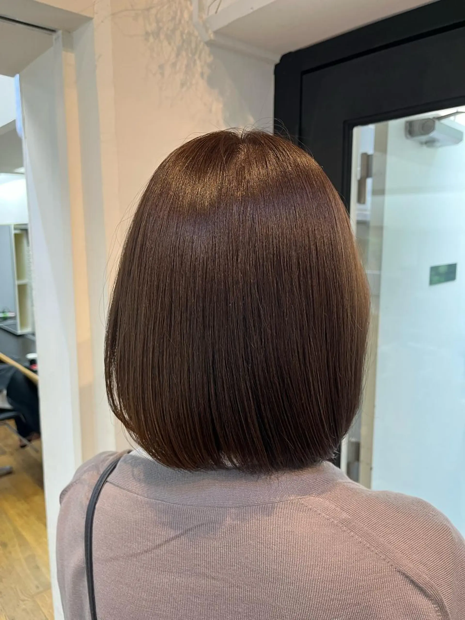ショート カット ヘアカラー Airi 韓国🫧 レイヤーカットのヘアスタイル