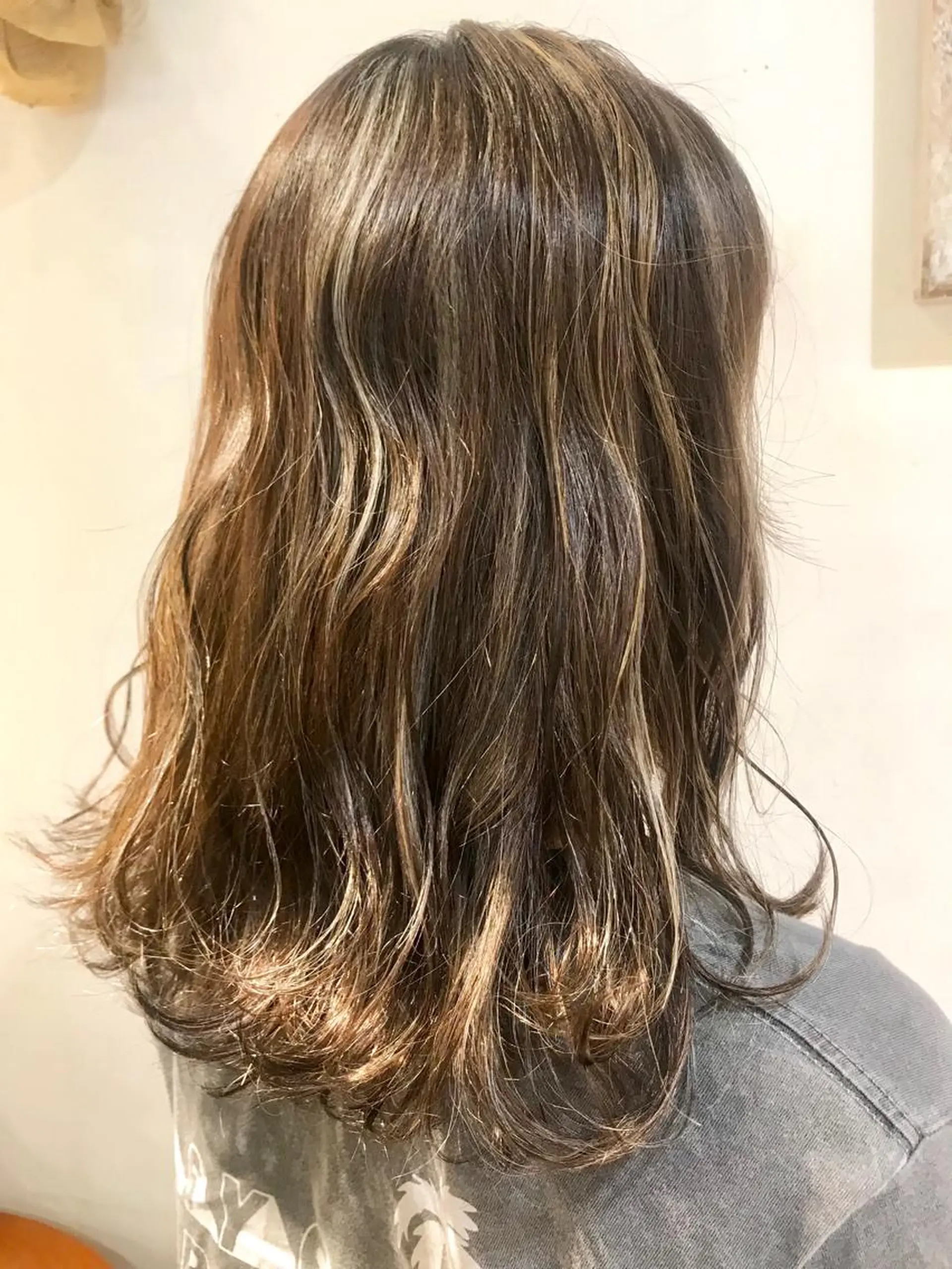 ミディアム カラー ブリーチ ハイライトカラー ハイライト Neolive Cava 相模大野店所属・sola: neoliveのヘアスタイル