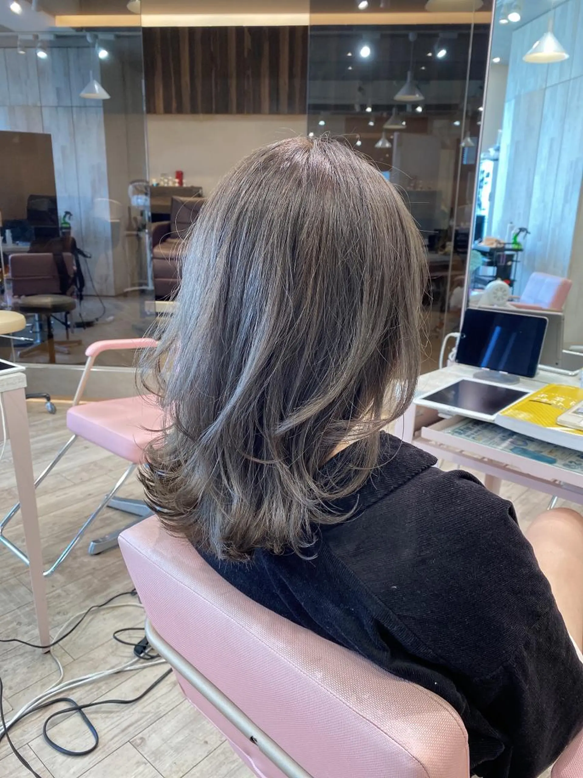 ミディアム カラー カット ヘアカラー トリートメント On所属・顔まわりカット🌟 くびれヘア/寺門遥輝のヘアスタイル