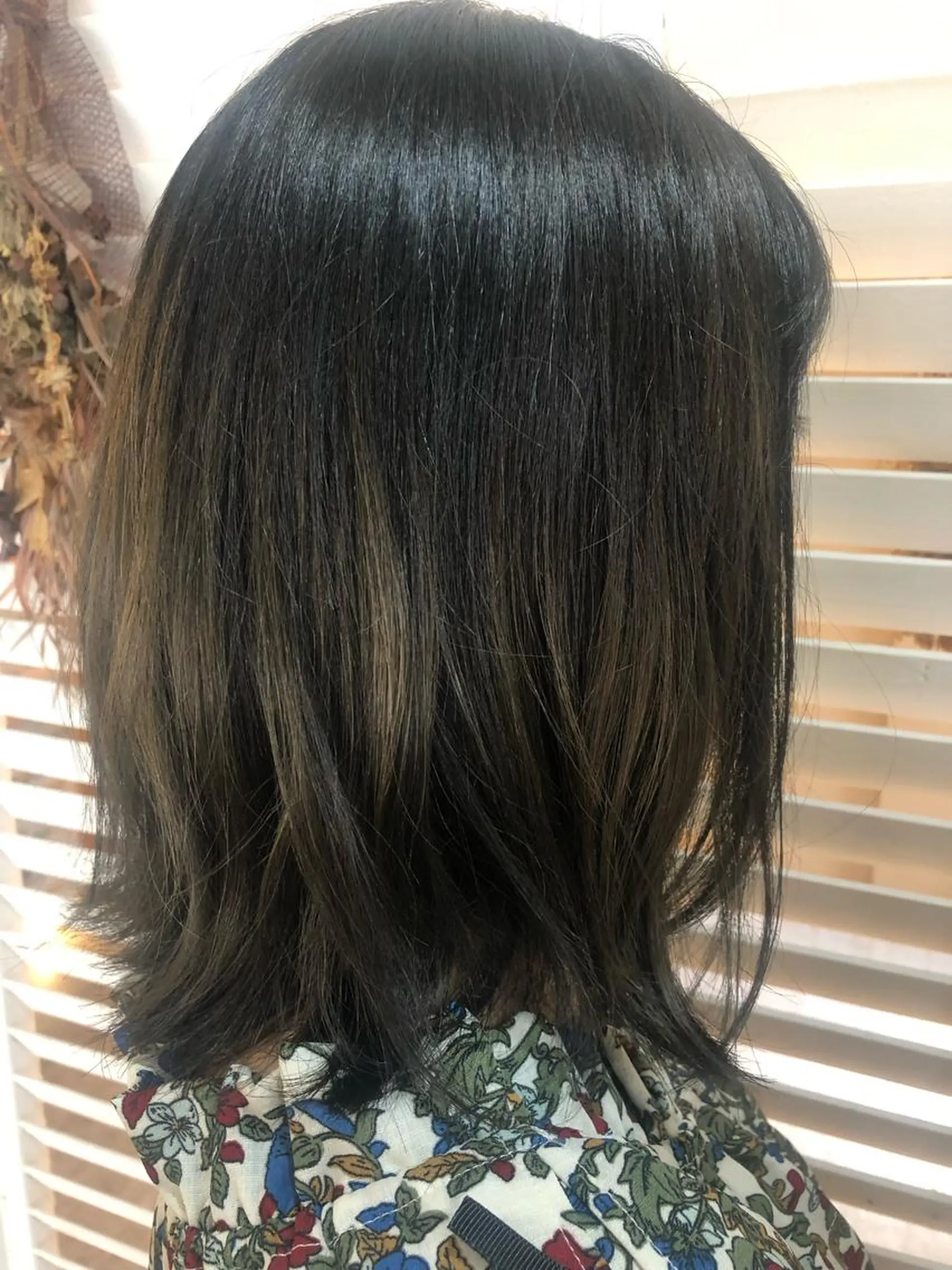 ミディアム カラー 髪質改善＆ブリーチ 伊勢　祐一郎のヘアスタイル