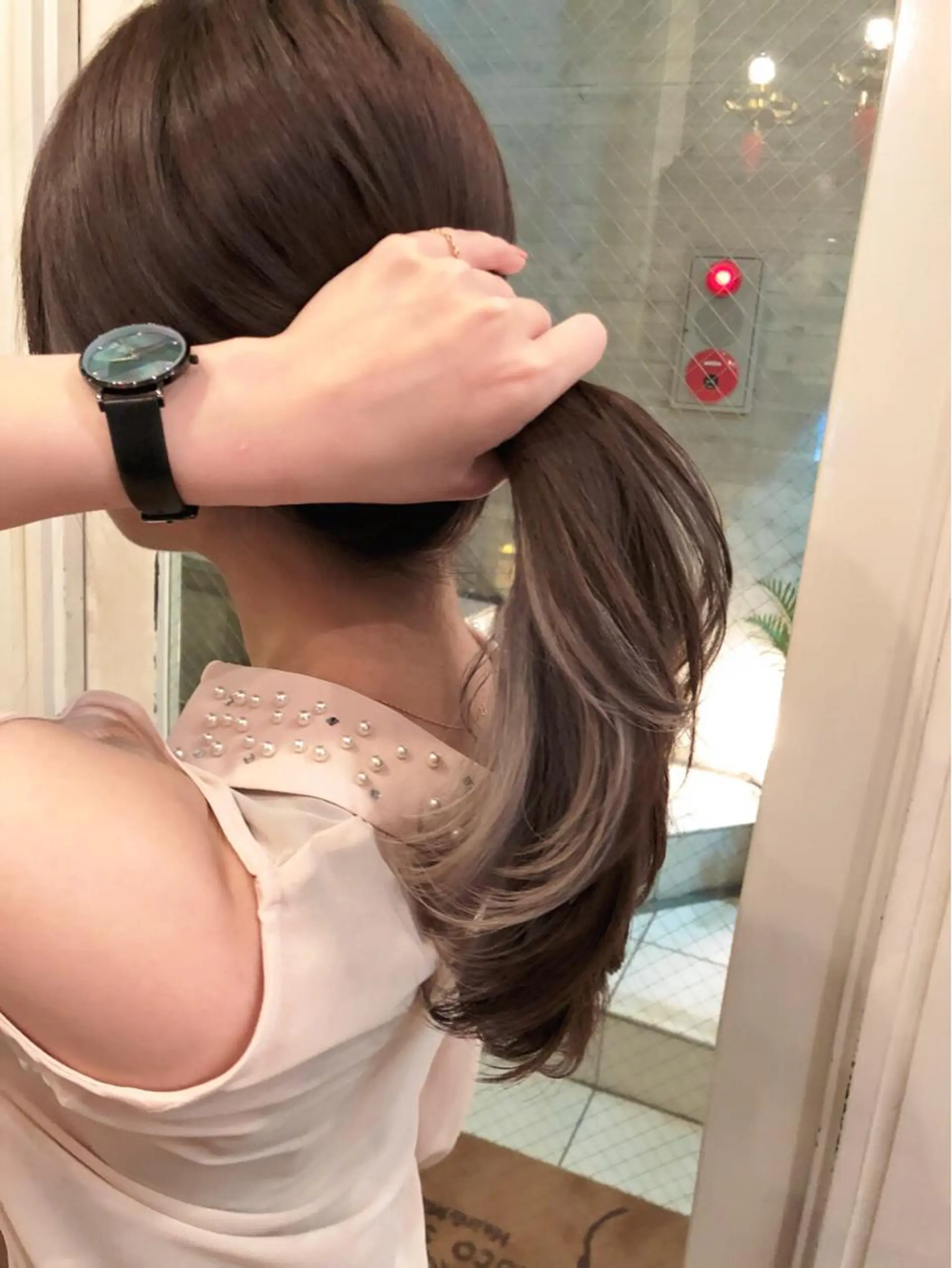 セミロング アッシュ レイヤーカット ローレイヤー 斉藤 潤一のヘアスタイル