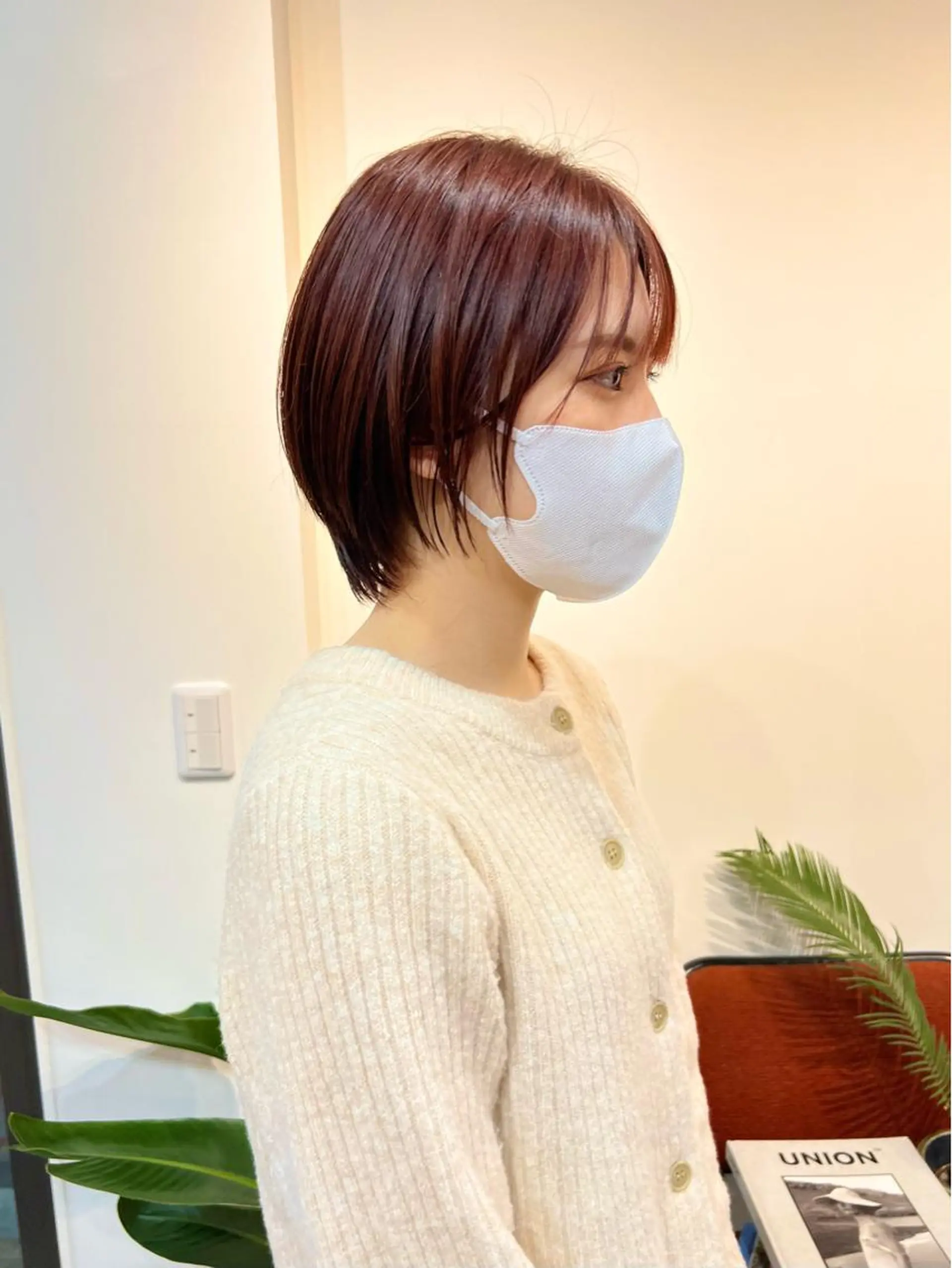 ショート カラー 切りっぱなしボブ ショートボブ ベージュカラー ブリーチ ブラウンカラー カット ヘアカラー トリートメント a moment(モーメント)所属・蔵前 デザインカット KOBAYASHIのヘアスタイル
