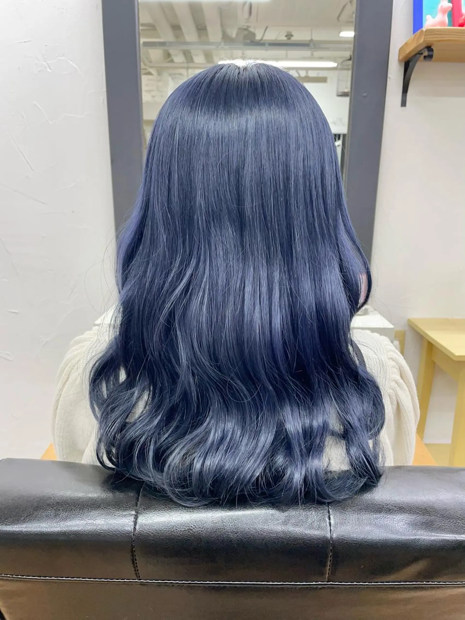 ロング カラー ブリーチ ブルーカラー 青木 優歩のヘアスタイル