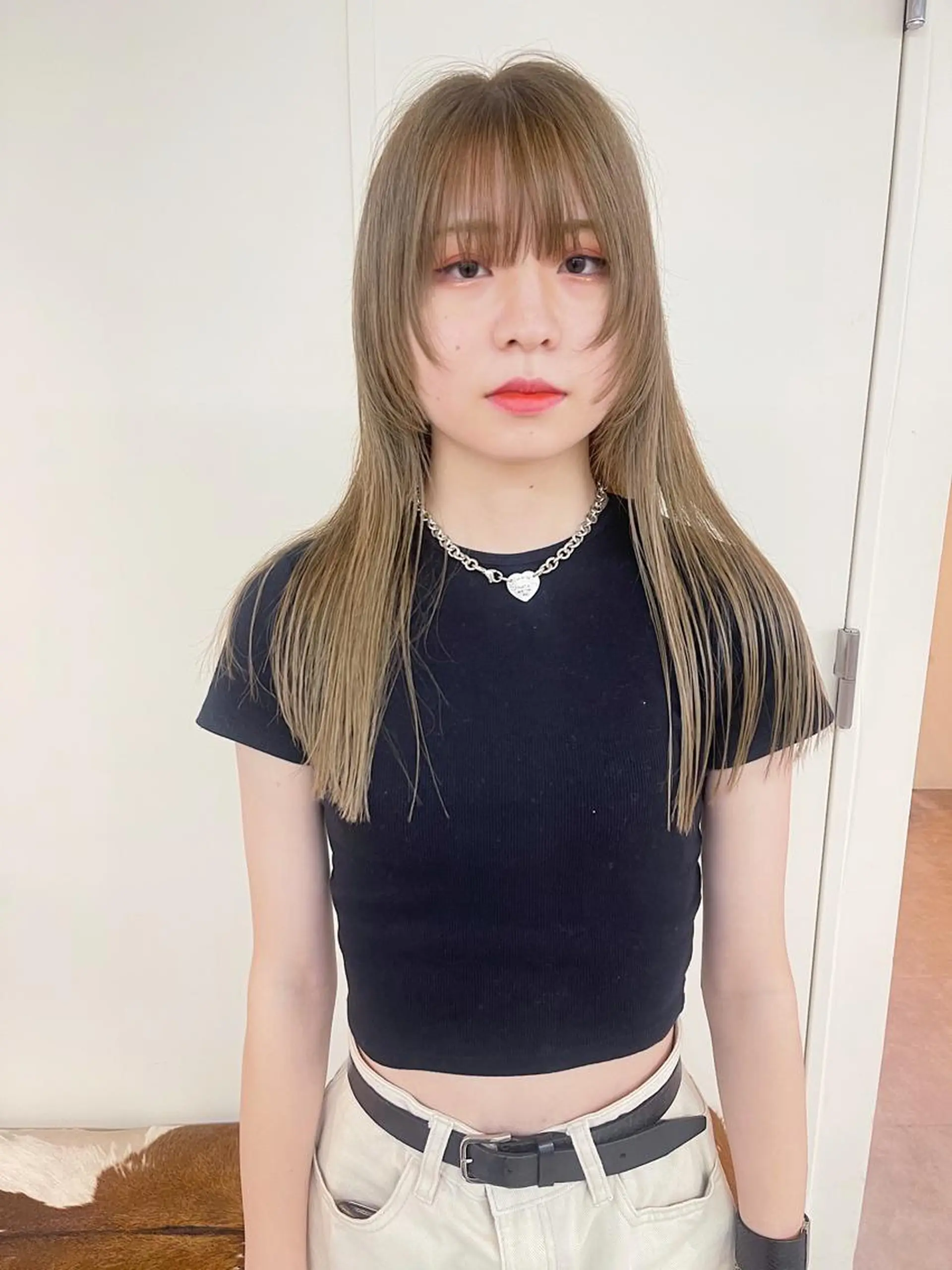 セミロング カラー ベージュカラー ブロンド ブロンドベージュ 顔まわりレイヤー レイヤーカット ヘアカラー トリートメント 丁寧なカウンセリング 🌿KENTA🌿のヘアスタイル