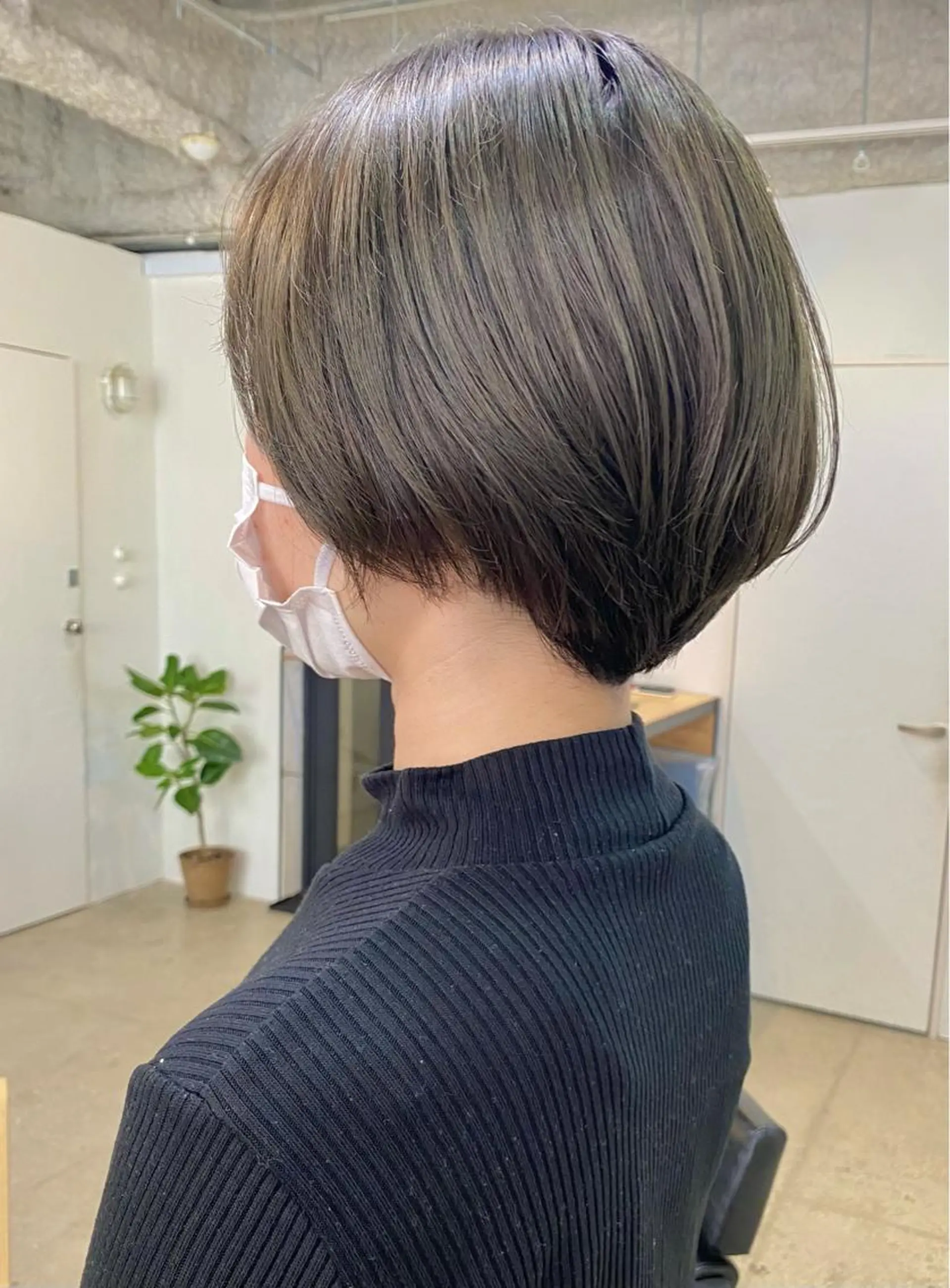 ショート カラー グレージュ カーキグレージュ ヘアカラー 暖色カラー/天神/ ヘイマサクラのヘアスタイル