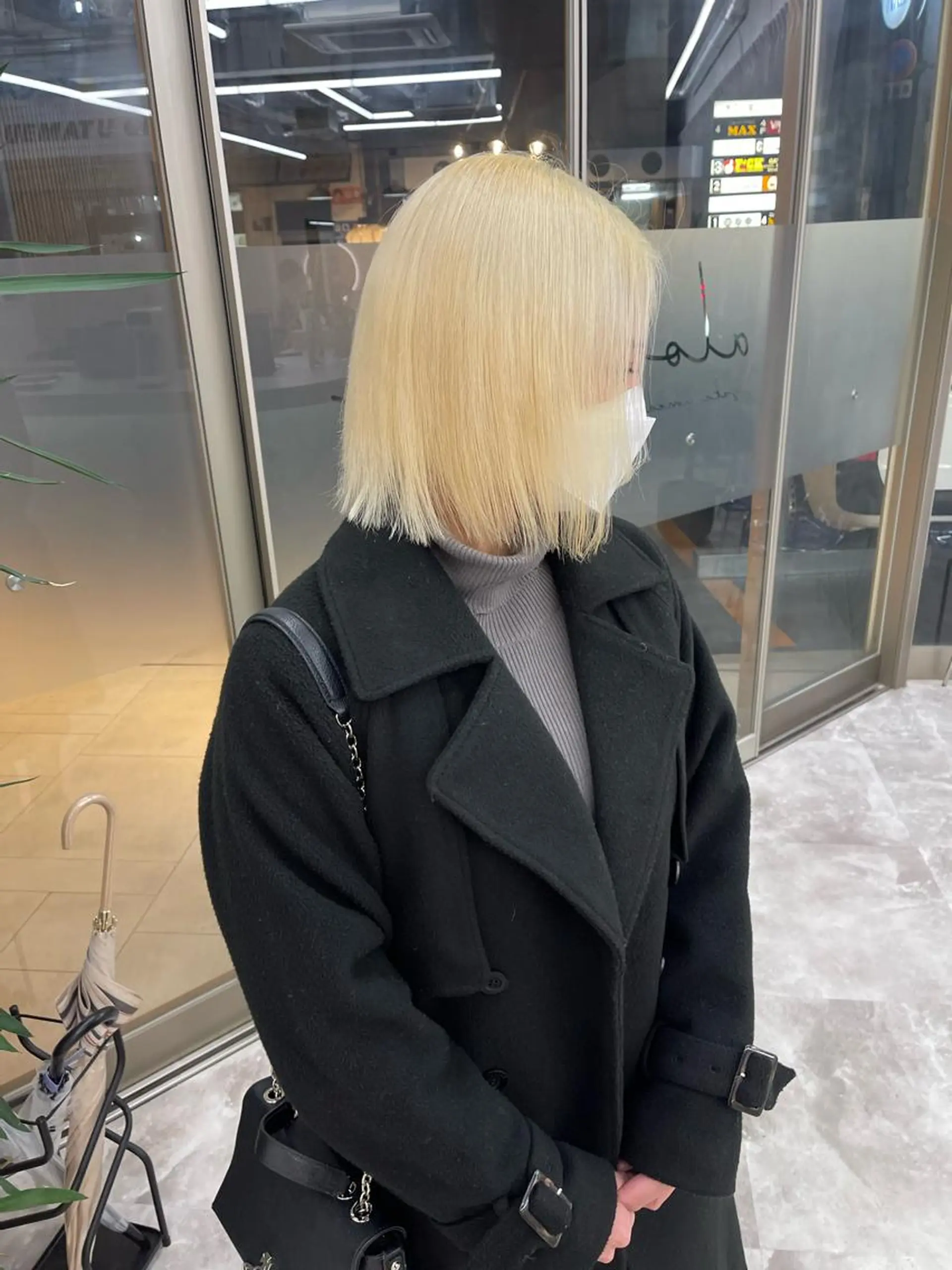 ショート ヘアカラー 福山 晴香のヘアスタイル