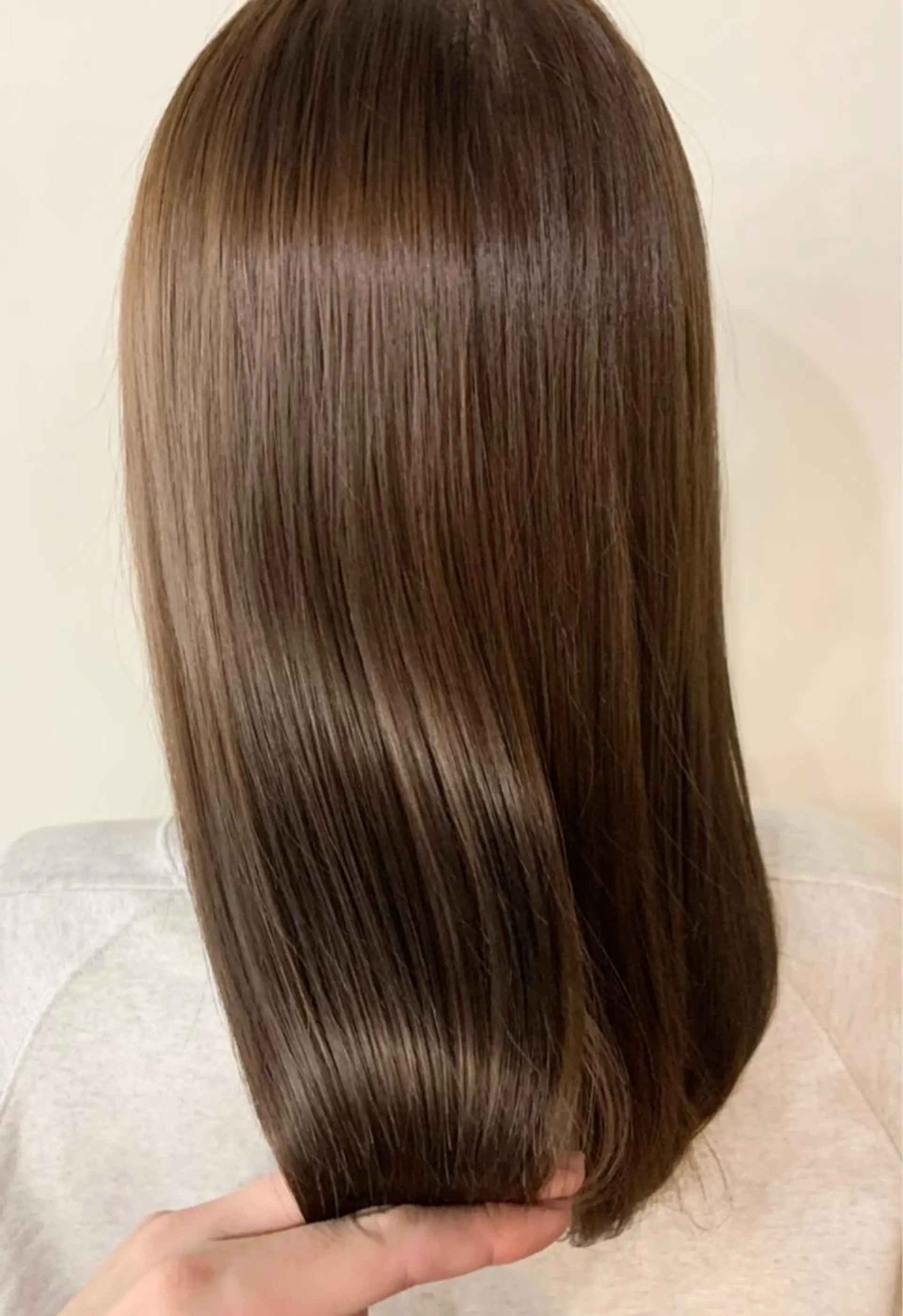 セミロング カラー ベージュカラー ブリーチ ブリーチなしカラー カット 縮毛矯正 トリートメント FLAGS YAMATOのヘアスタイル