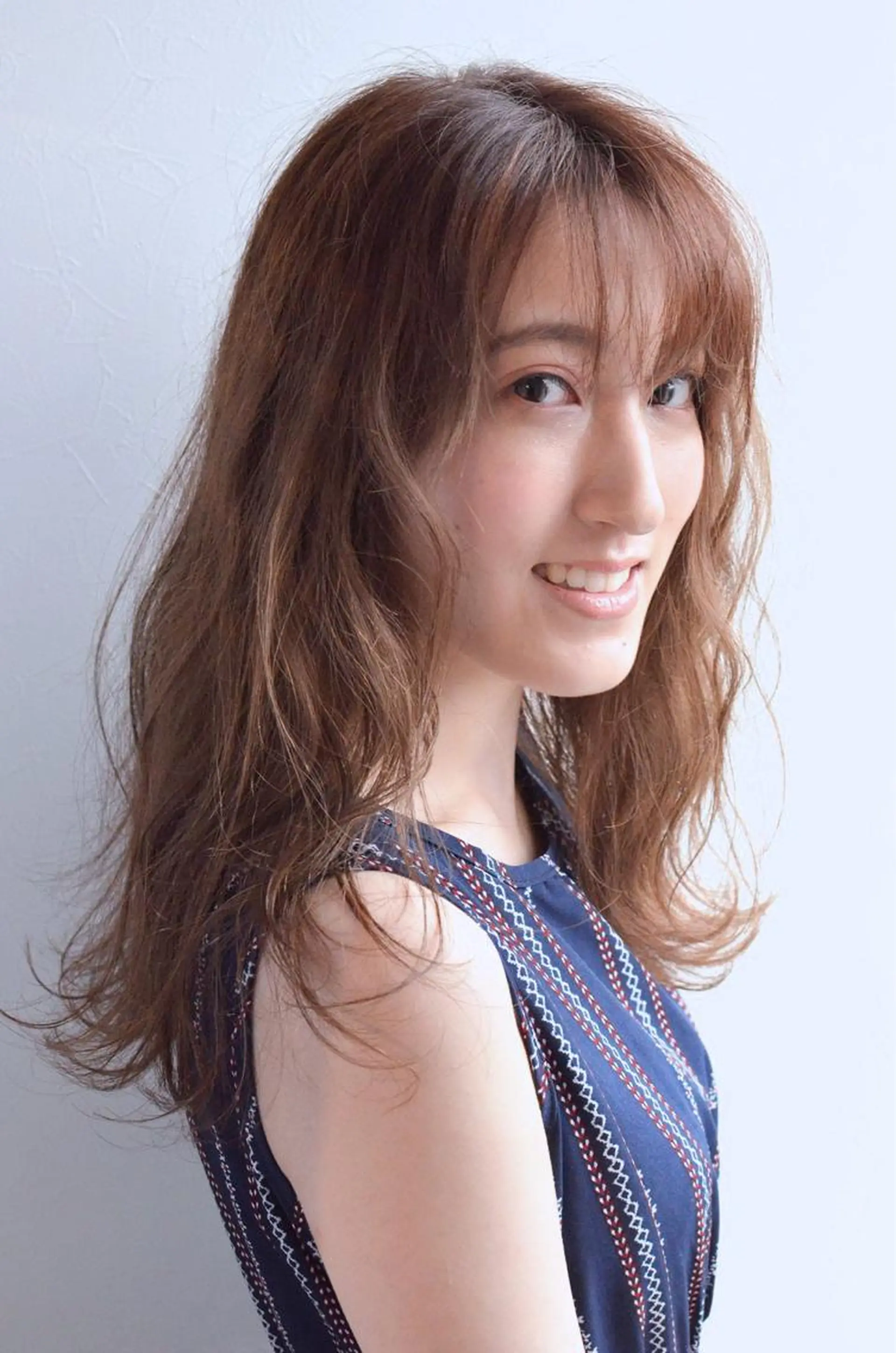 セミロング Hues所属・上村 ダイスケのヘアスタイル