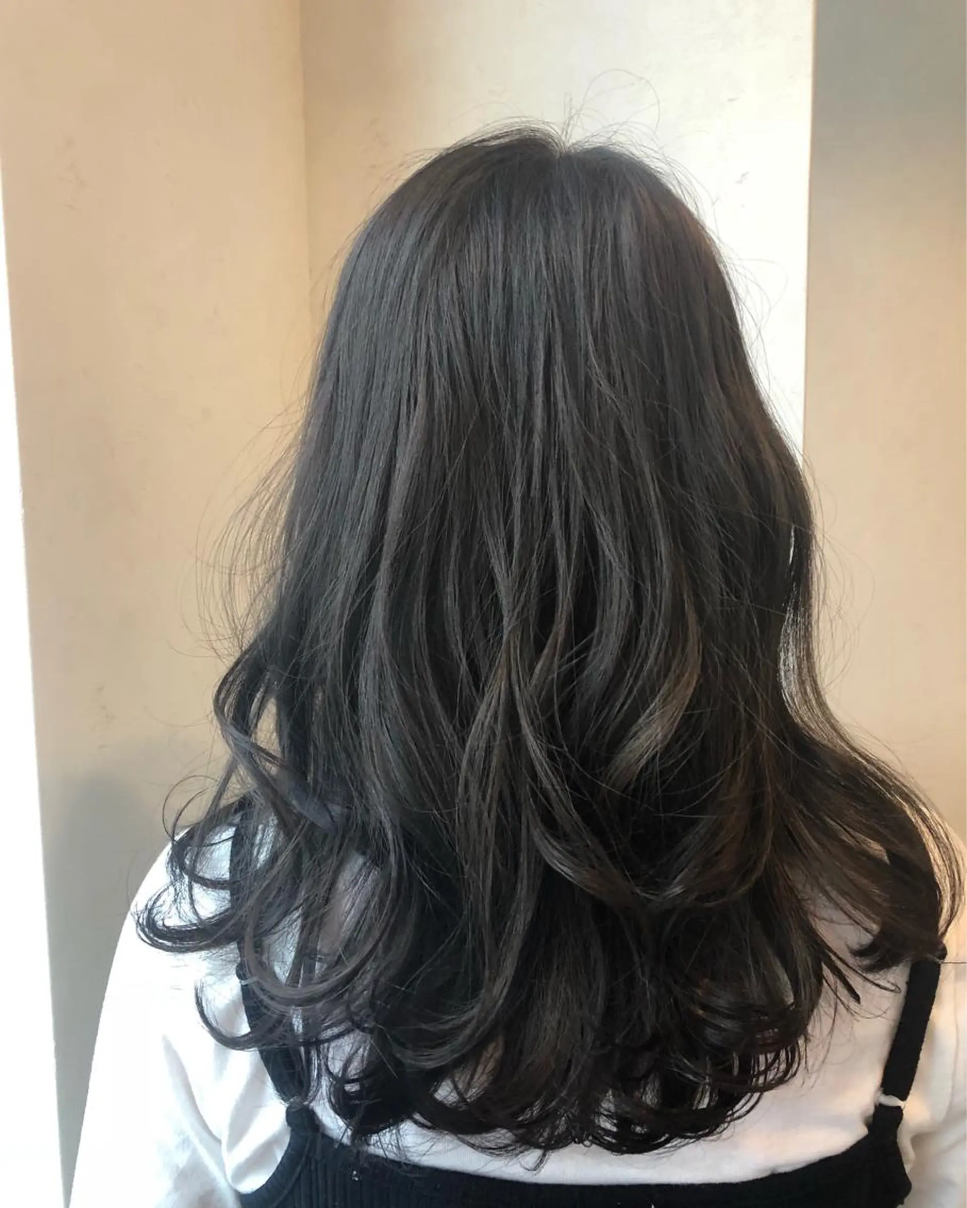 セミロング カラー グレージュ TOWA 野村　コウダイのヘアスタイル
