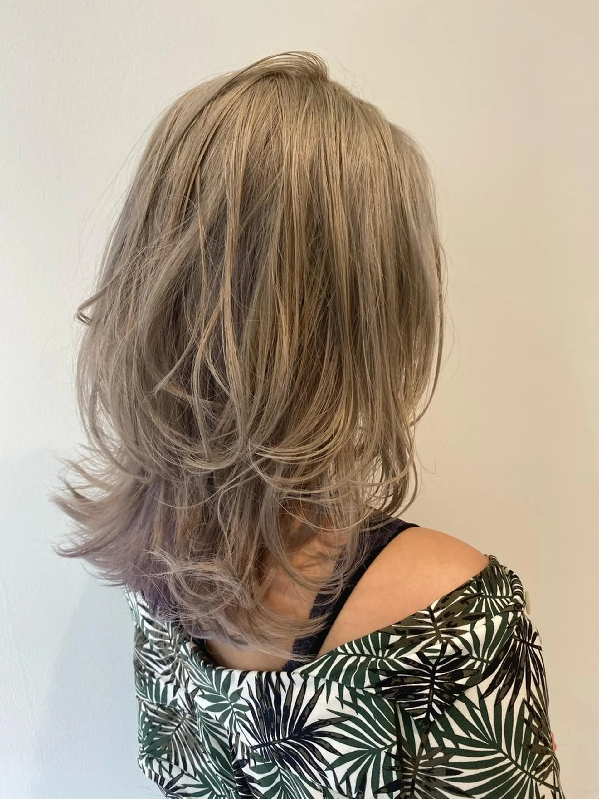 セミロング カラー nishido ハイライト/メンズのヘアスタイル