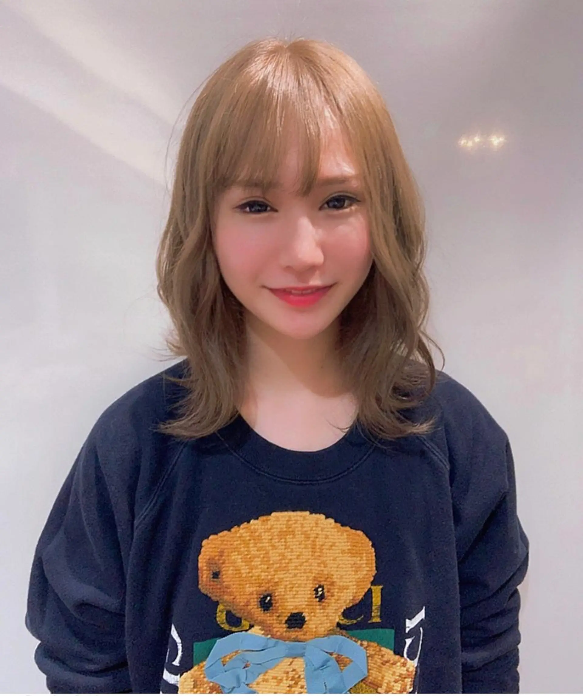 セミロング カラー ベージュカラー ブリーチ ケアブリーチ ミルクティーベージュ ♡ma ki♡のヘアスタイル