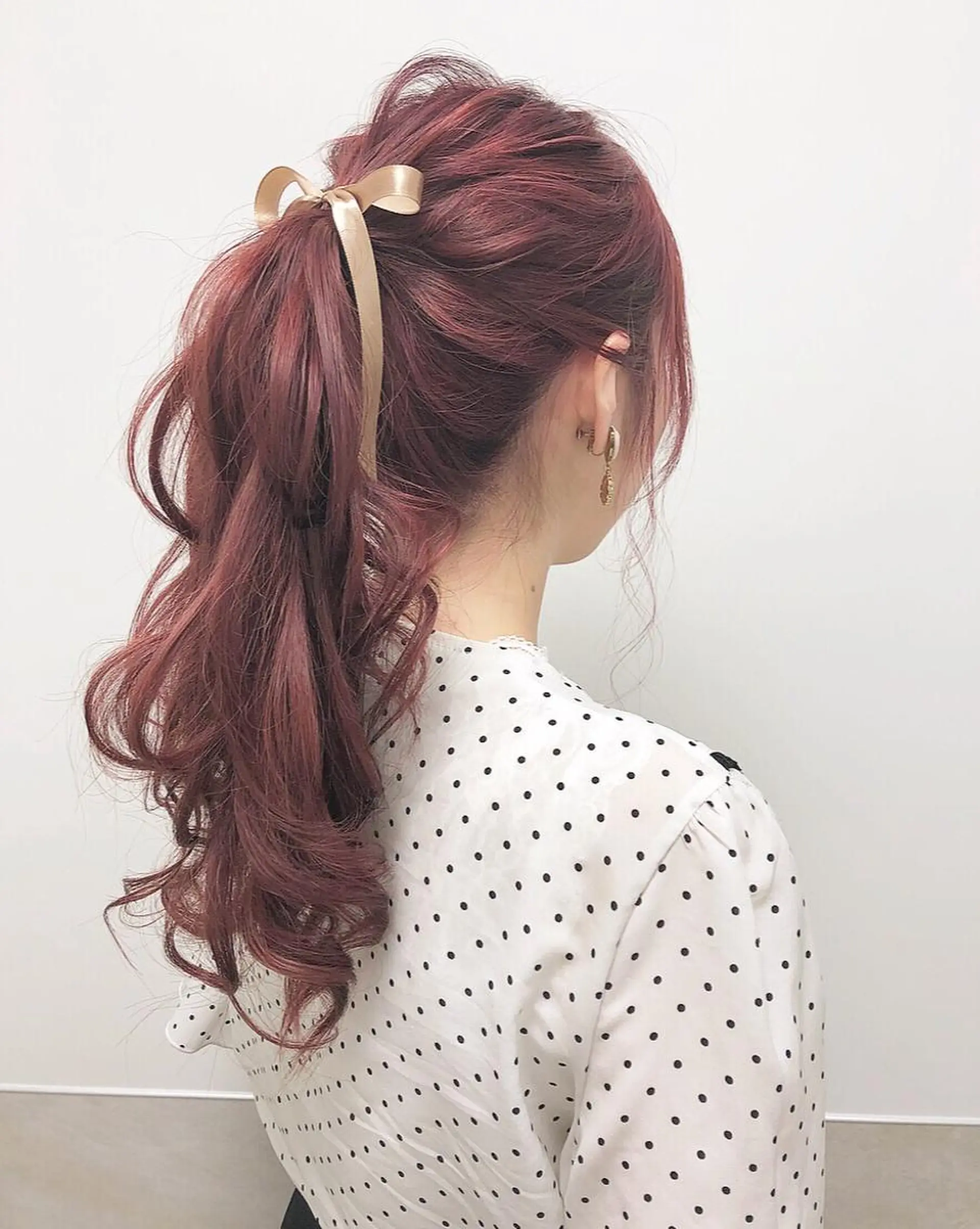 ロング カラー ヘアアレンジ ポニーテール ピンクカラー autre所属・大久保 ひでなりのヘアスタイル