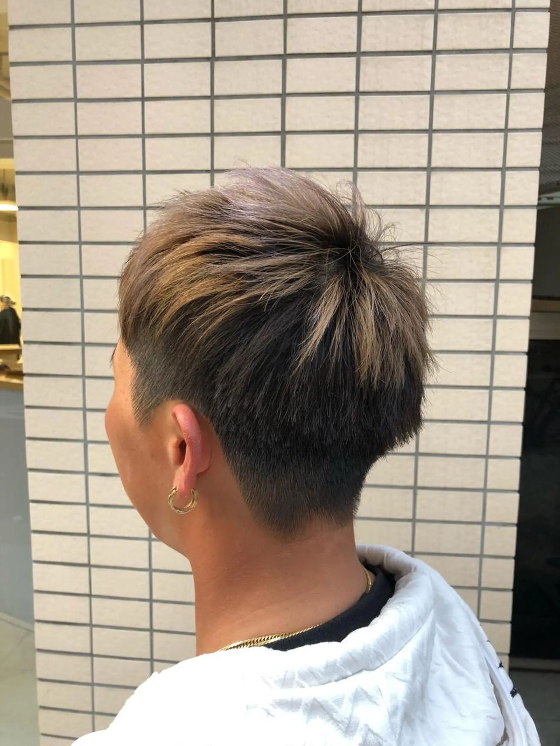 メンズ メンズハイライト カット ヘアカラー 阿部 美咲のヘアスタイル