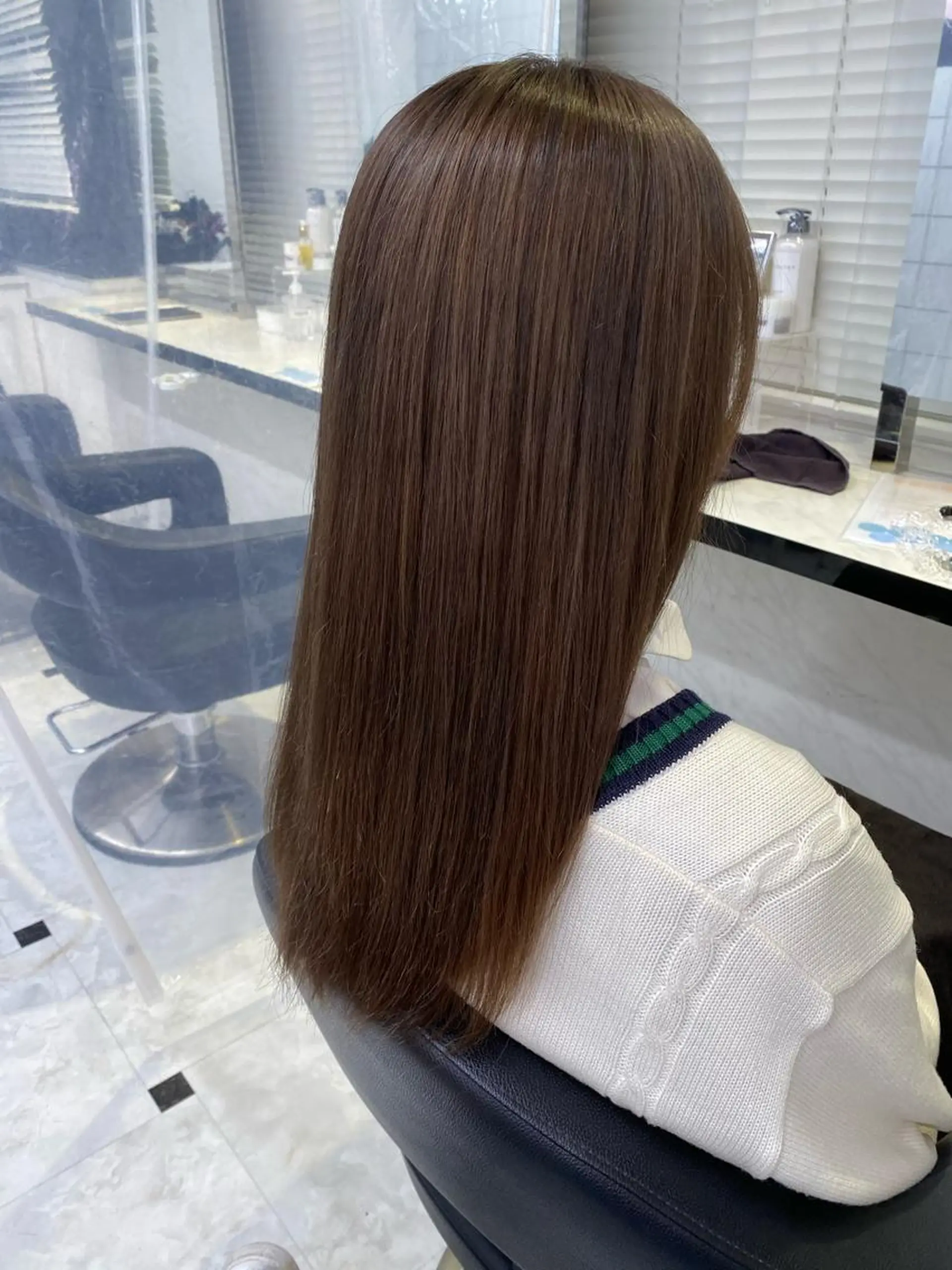 ロング カラー ヘアアレンジ グレージュ ミルクティーグレージュ 髪質改善 ケアブリーチ 韓国レイヤーKYONのヘアスタイル