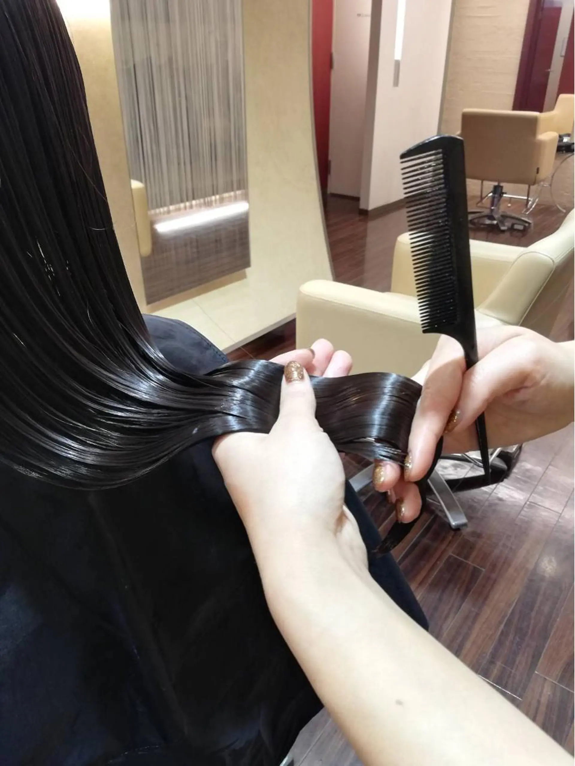 ロング ヘアカラー 明石 歩樹のヘアスタイル