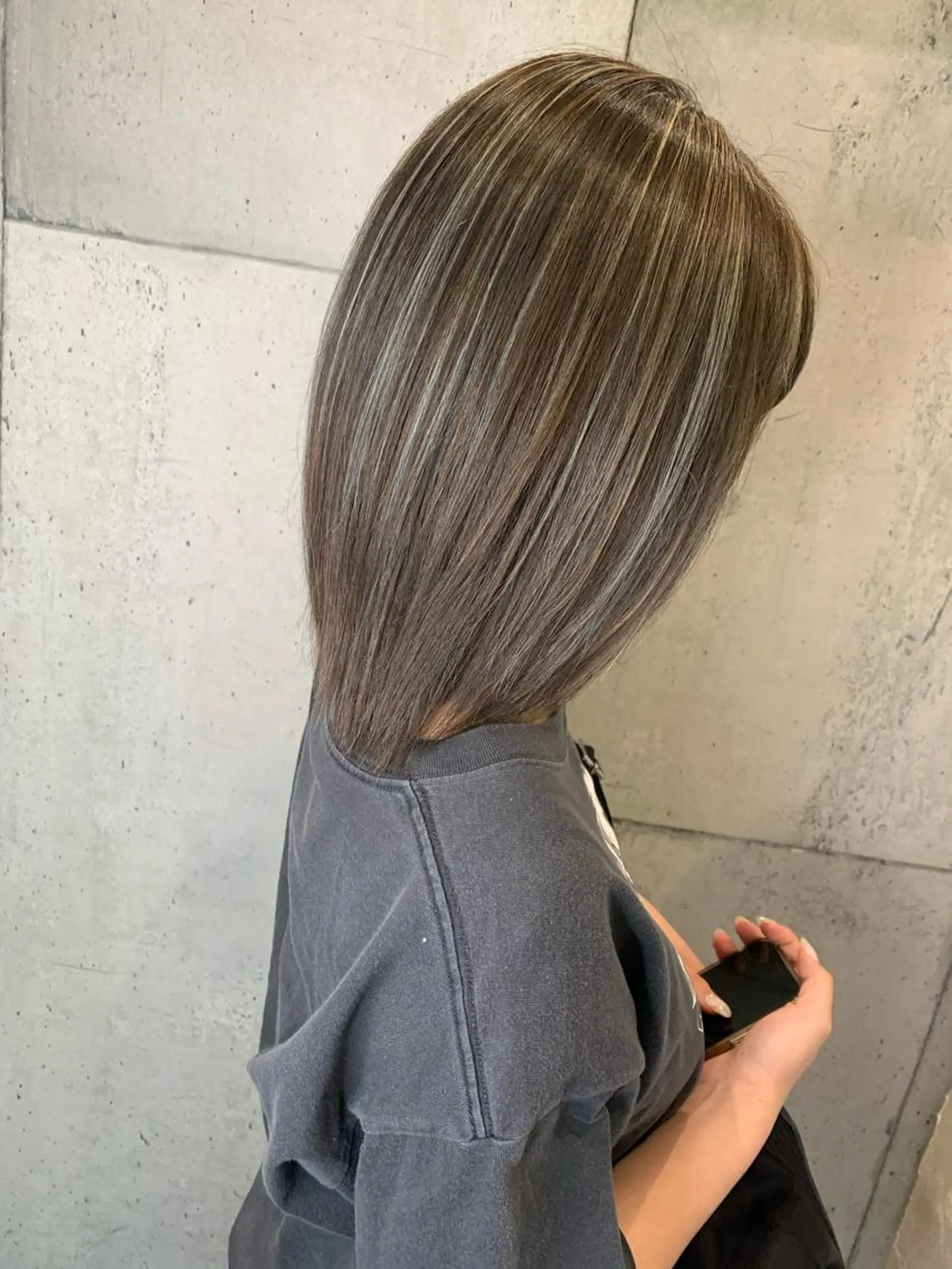 ミディアム 大内 志穂のヘアスタイル