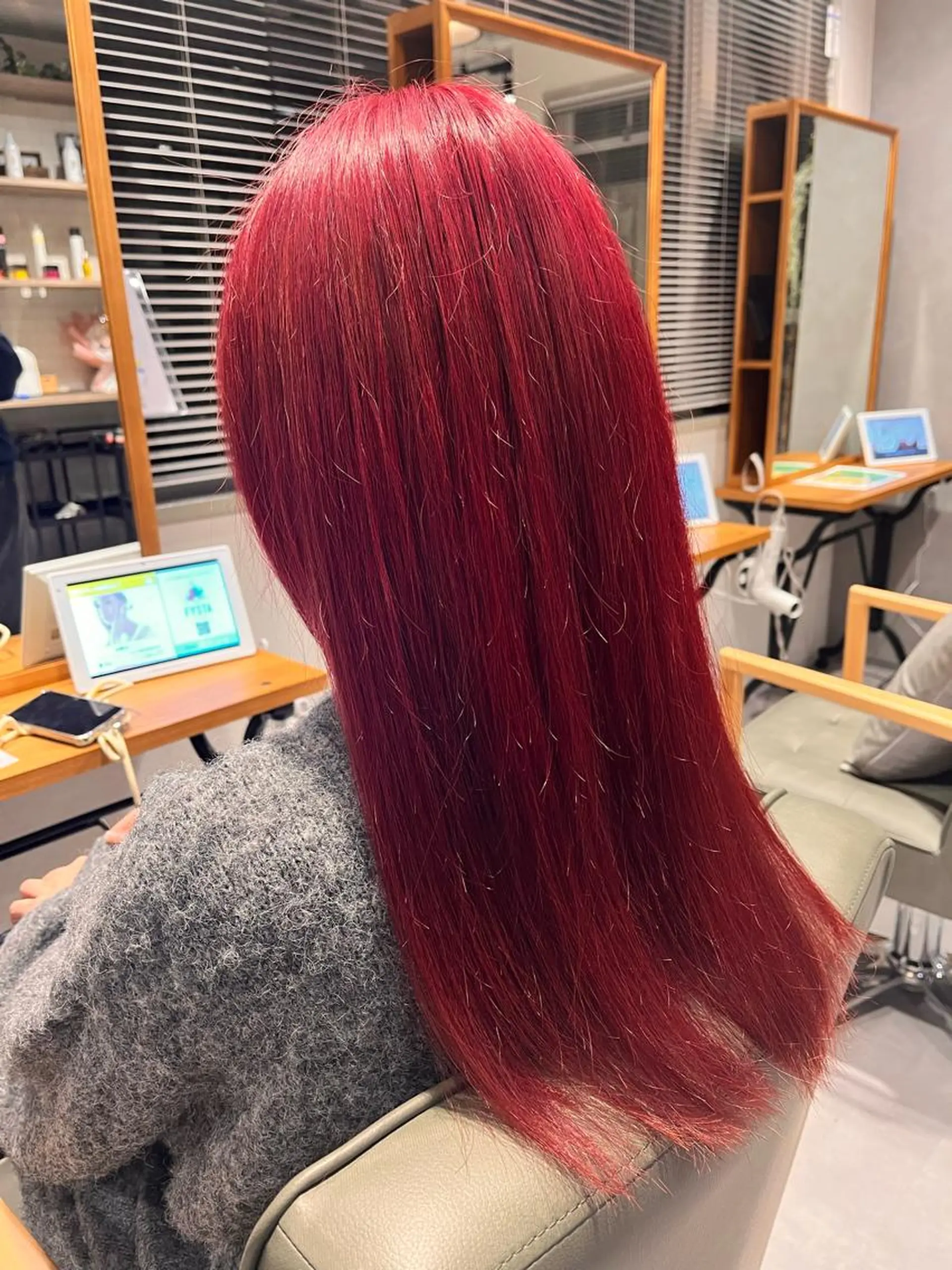 ロング カラー ブリーチ ボルドーカラー カット ヘアカラー マンツーマン美容師 🫧‪久保友華菜🫧のヘアスタイル
