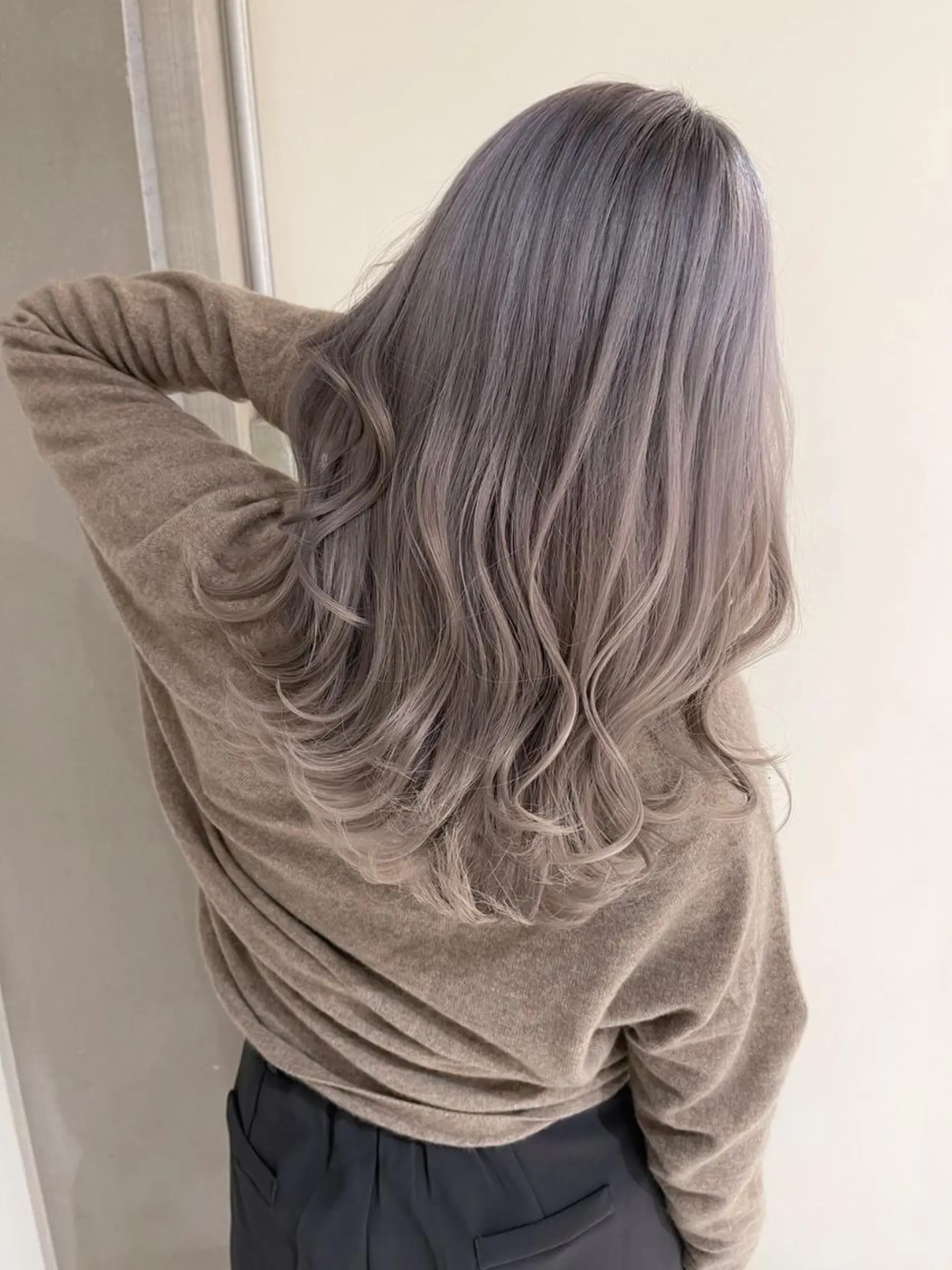 セミロング アッシュ エギョモリ フレンチガーリー 髪質改善 オン眉 カット ヘアカラー トリートメント 公式 Ease by amble luxeのヘアスタイル