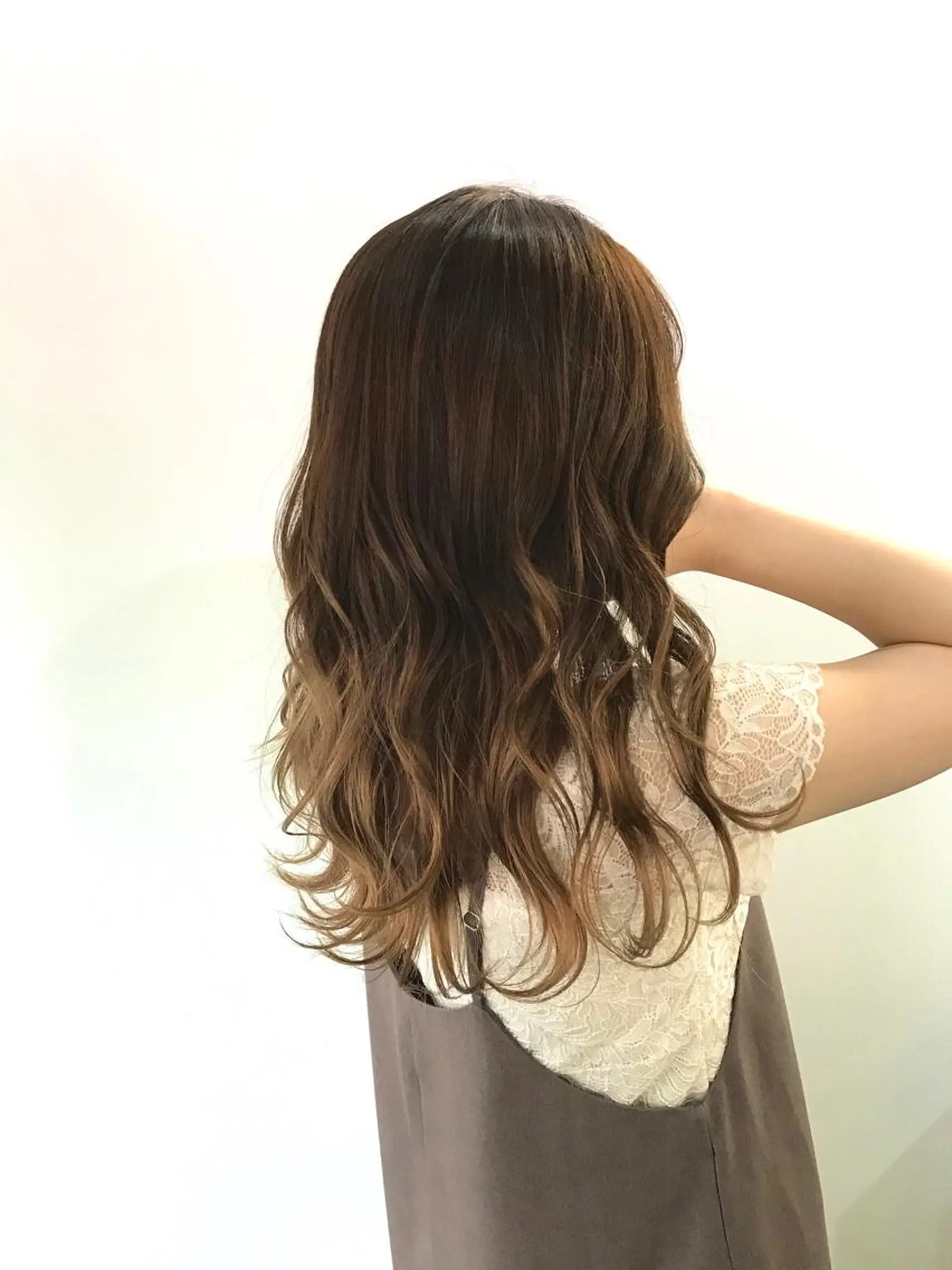 セミロング ヘアカラー 横山 奈央のヘアスタイル