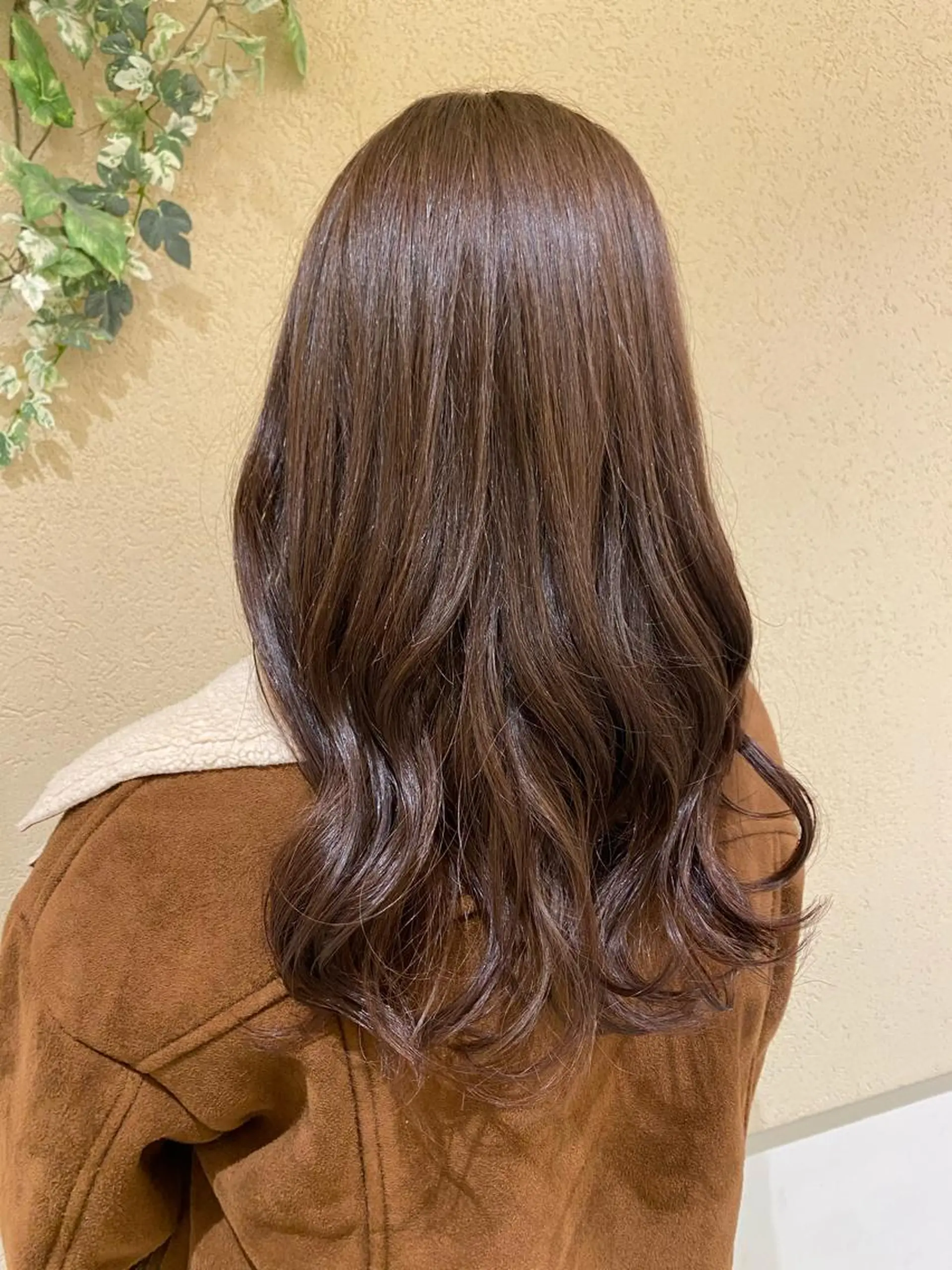 セミロング 新宿スペインカール ヨモギダのヘアスタイル