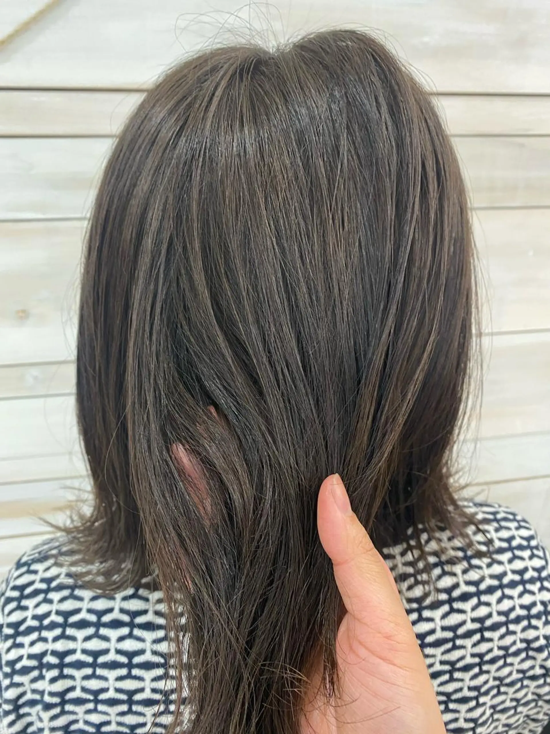 ミディアム ヘアカラー 横山 真結のヘアスタイル
