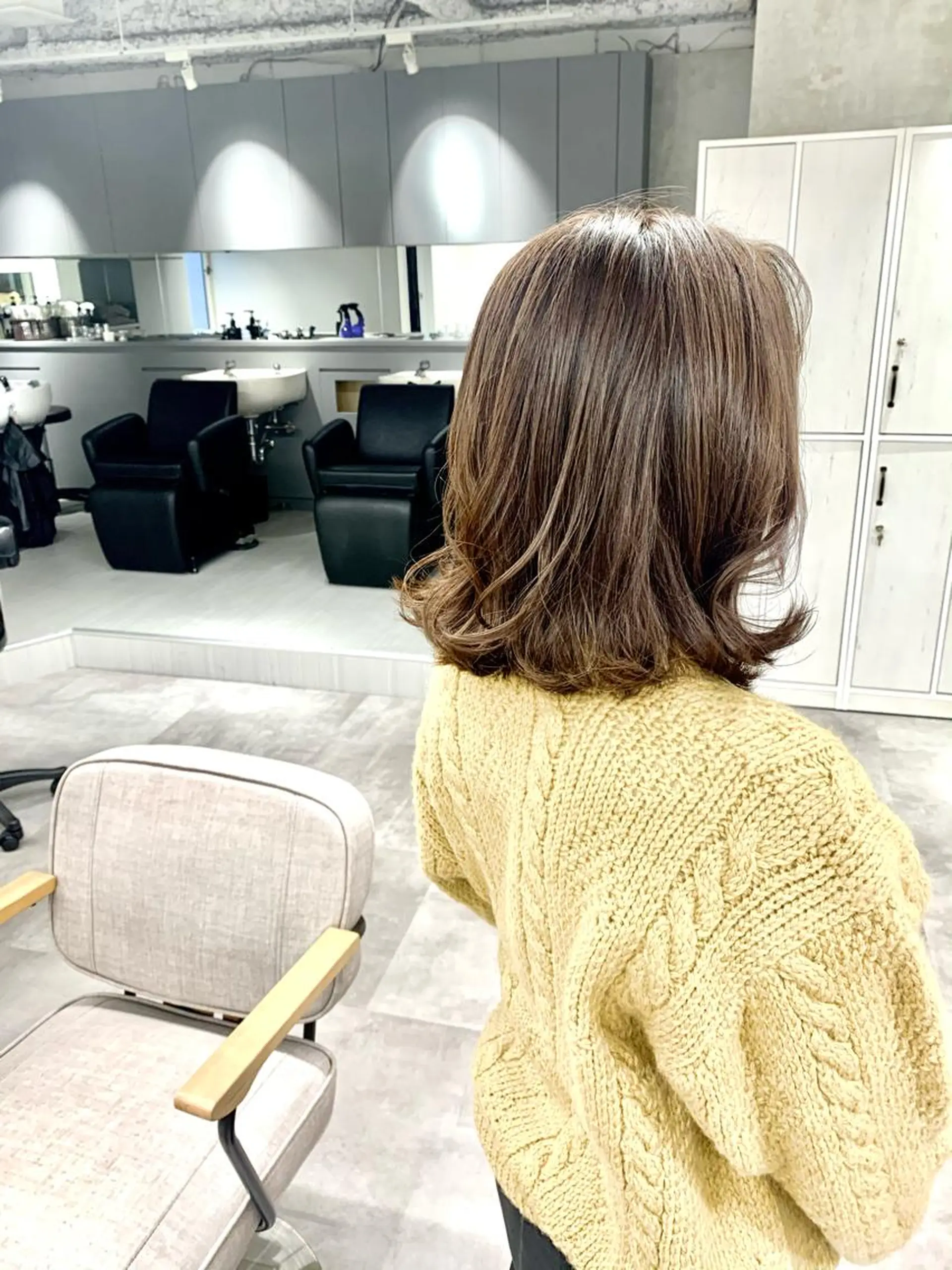ミディアム カラー アッシュ ミルクティーアッシュ カット ヘアカラー 韓国風ツヤ髪サロン ⭐️髪質改善ルーチェのヘアスタイル