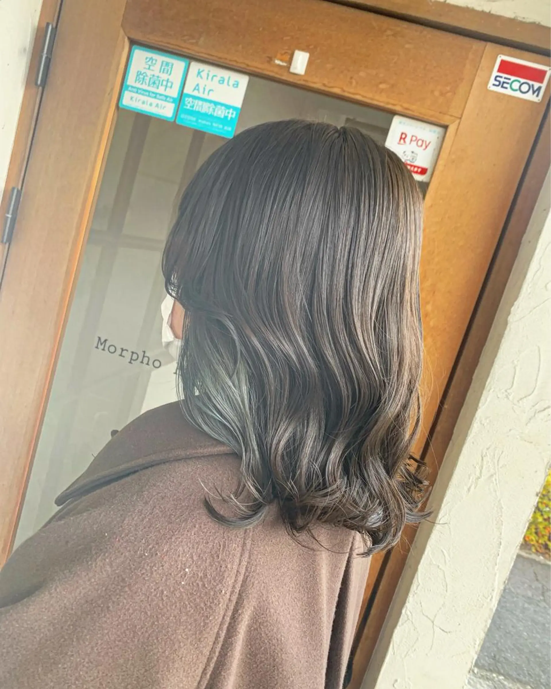 ミディアム カラー グレージュ オリーブグレージュ オリーブグレー カット ヘアカラー Morpho Hair Product所属・井上 花音のヘアスタイル