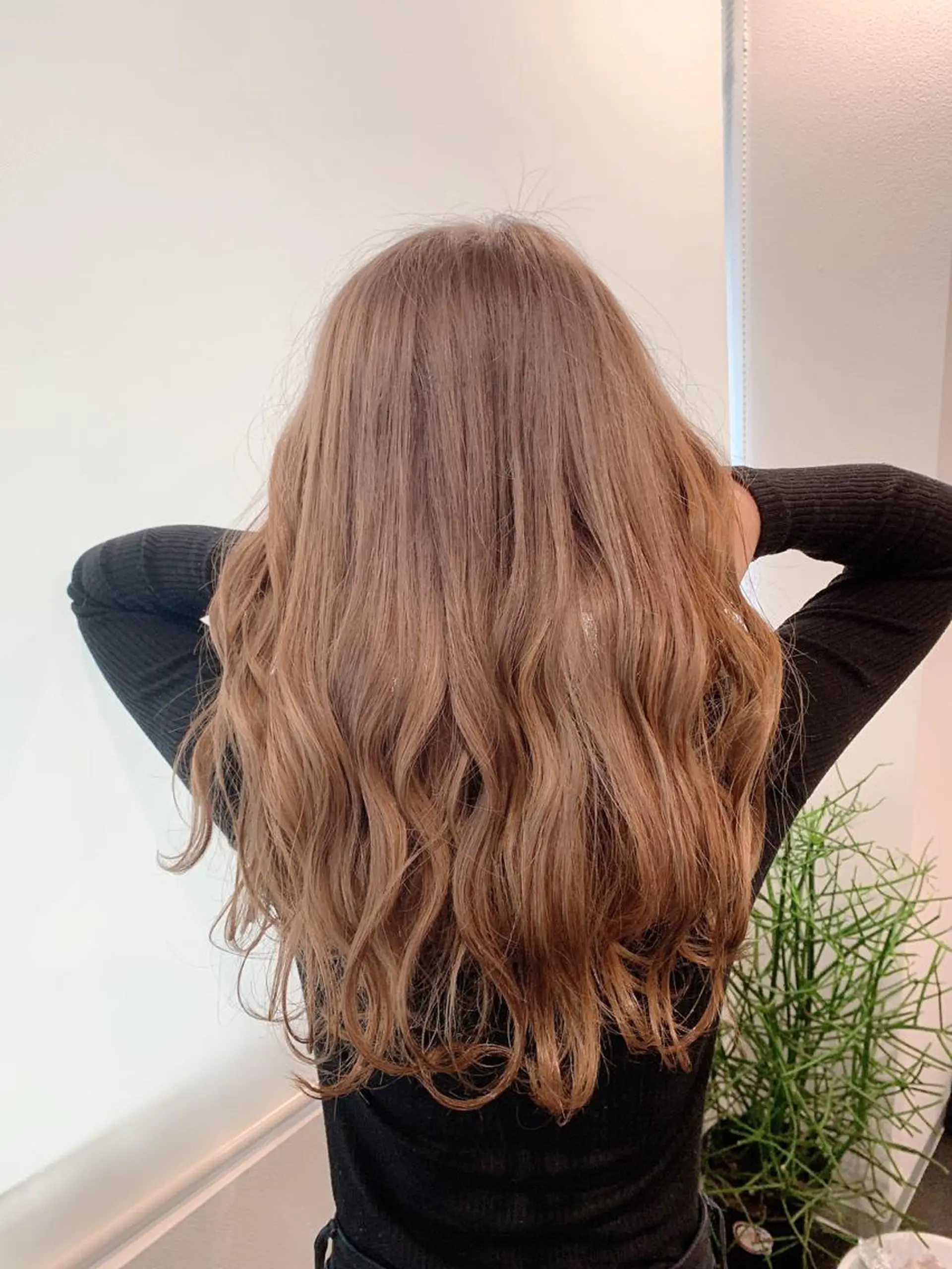 セミロング アッシュ ハイライト レイヤーカット stylist ネネのヘアスタイル