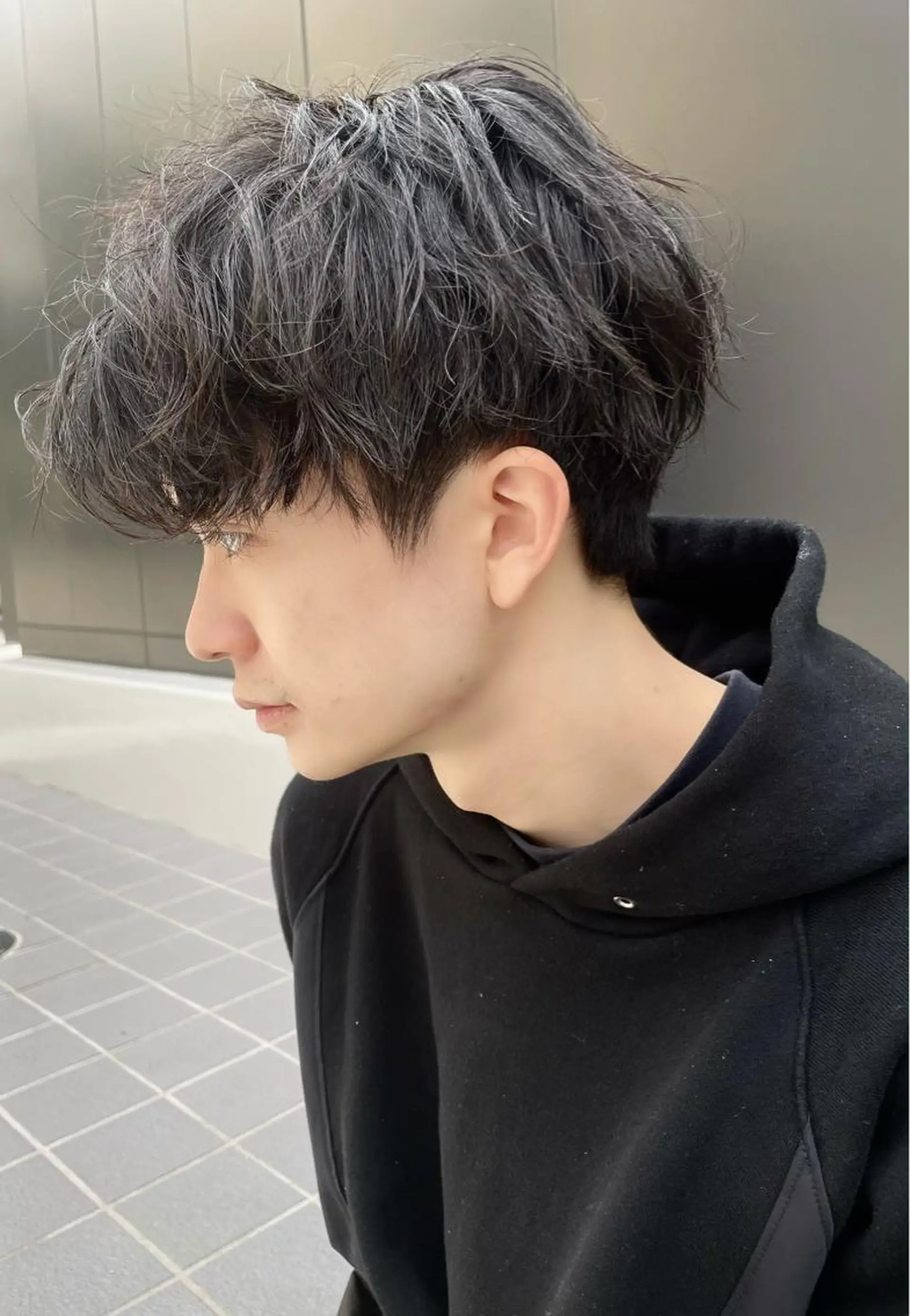 ショート パーマ メンズ メンズブリーチ メンズハイライト メンズインナーカラー メンズ韓国風 ラベンダーベージュ 王子田 隼のヘアスタイル